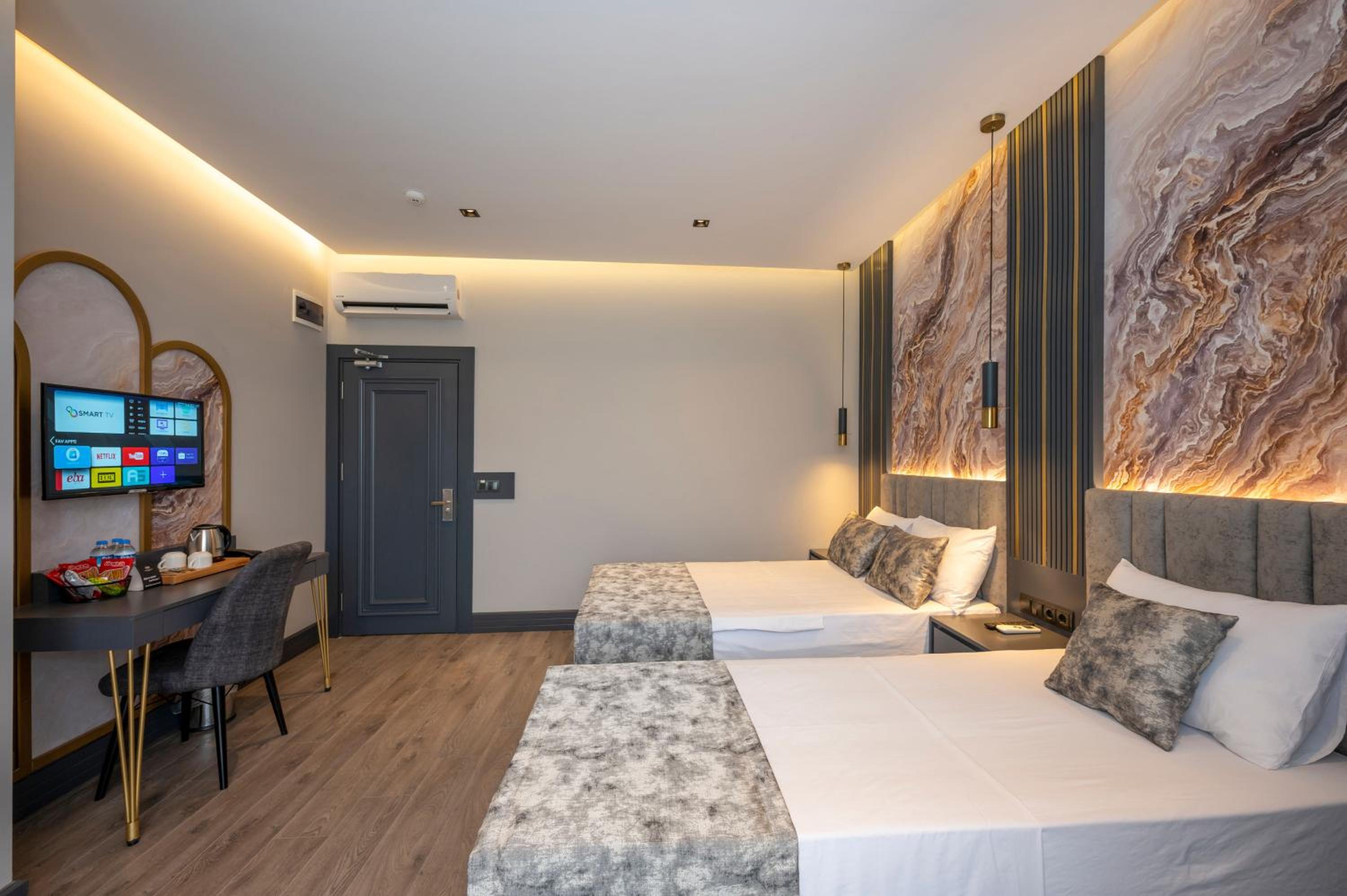 Superior Triple Room - Photo 15