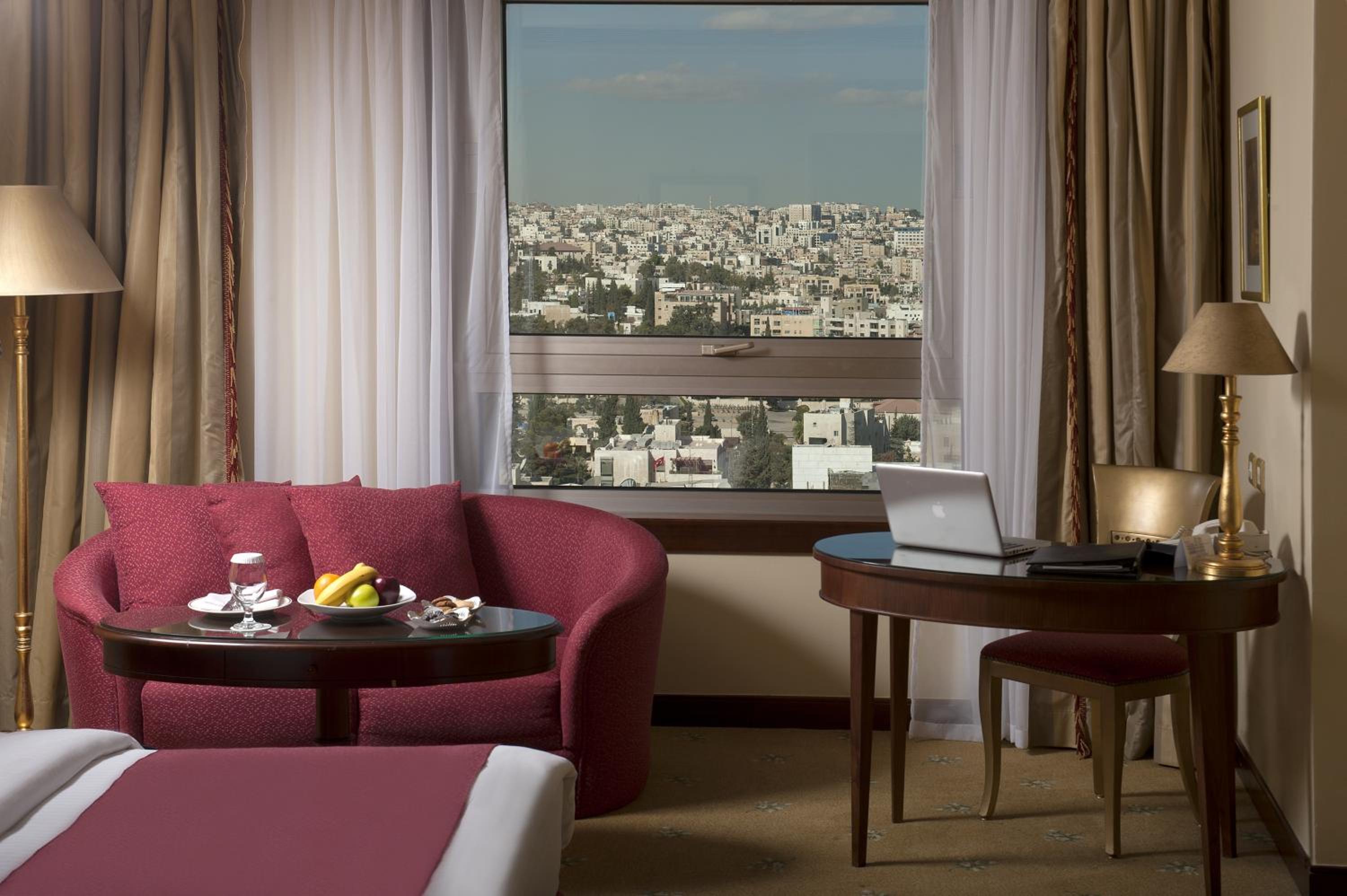 Deluxe Room Twin Beds - Photo 4