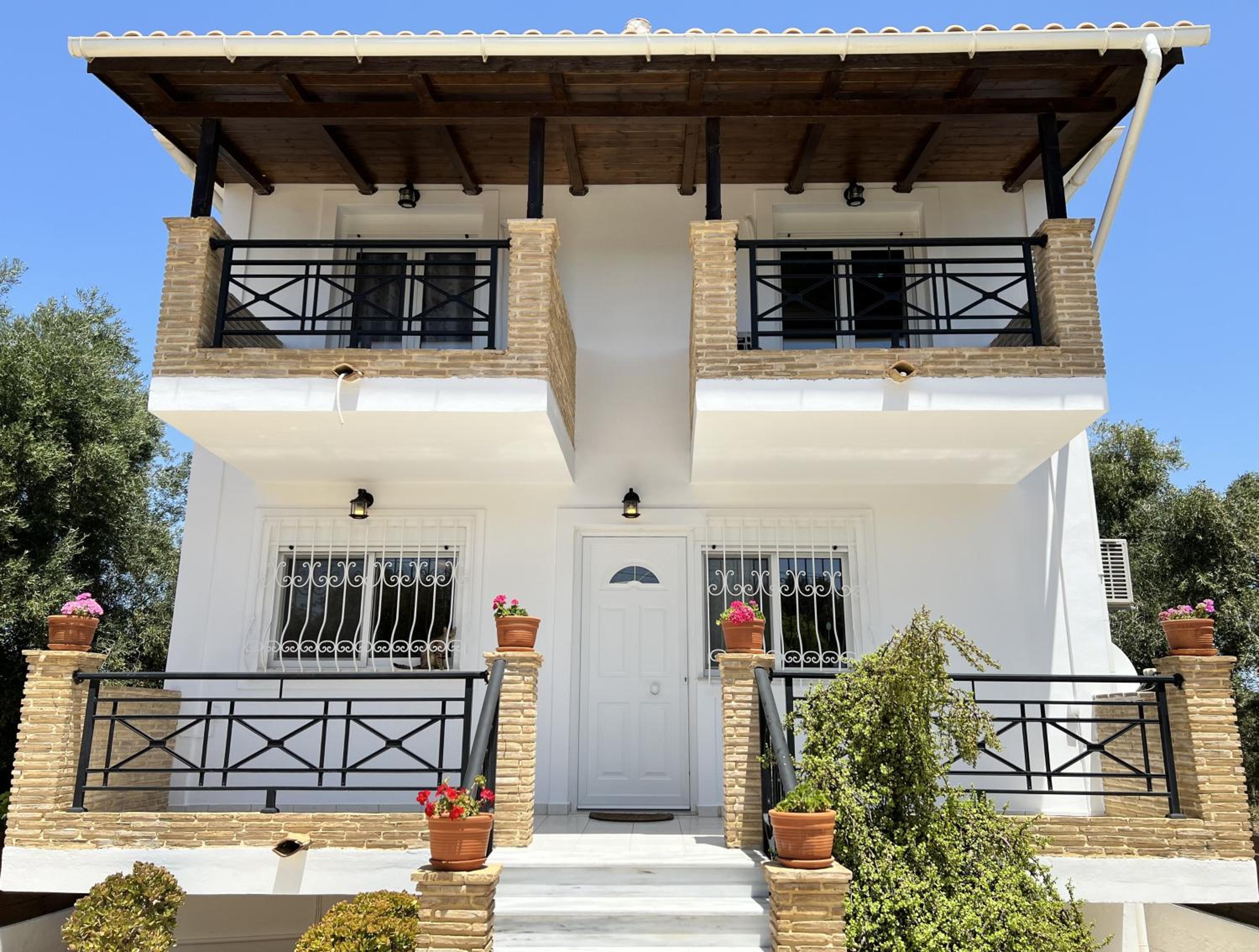 Three-Bedroom Villa - Photo 9