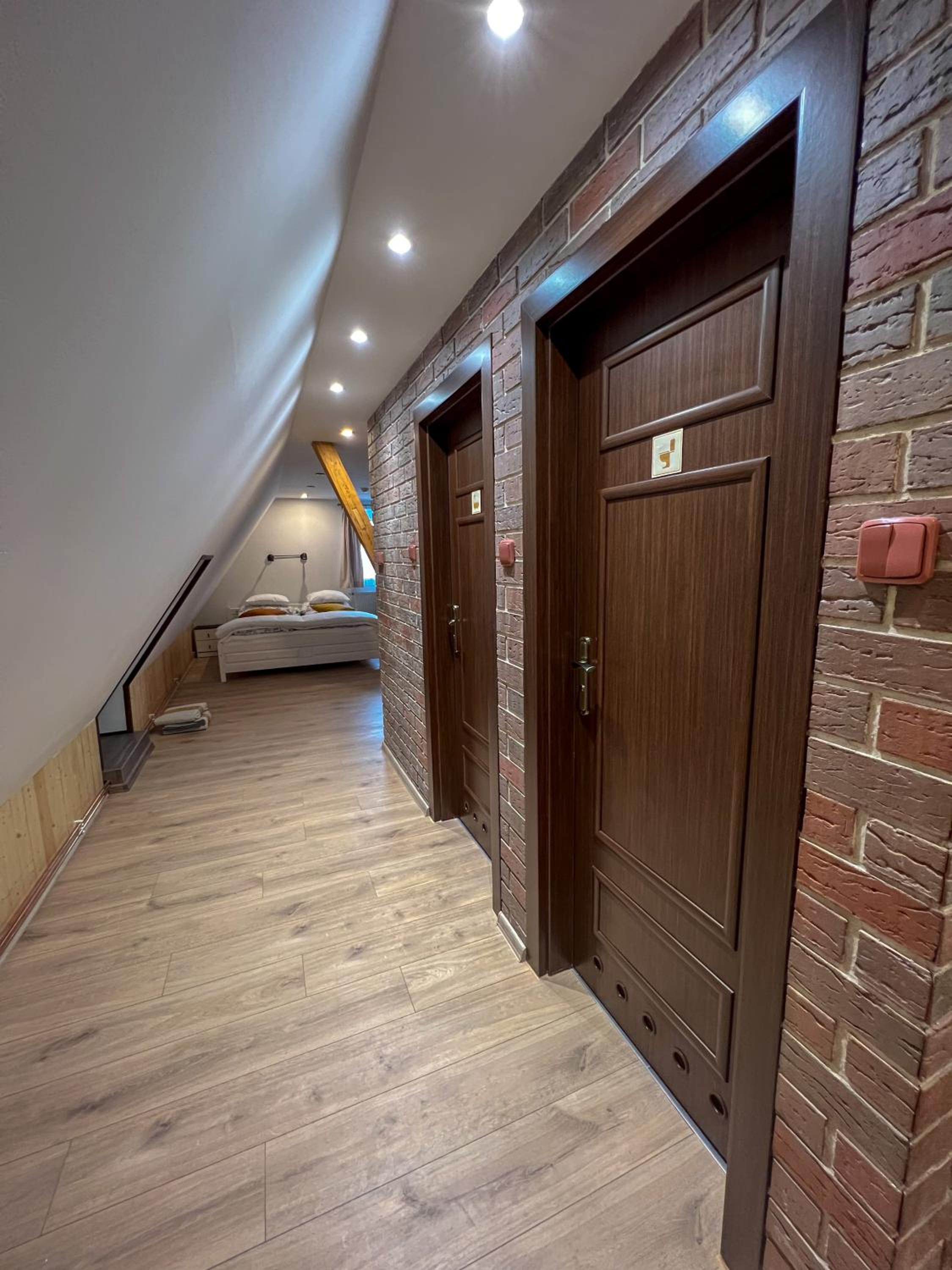 Executive Suite - Photo 1