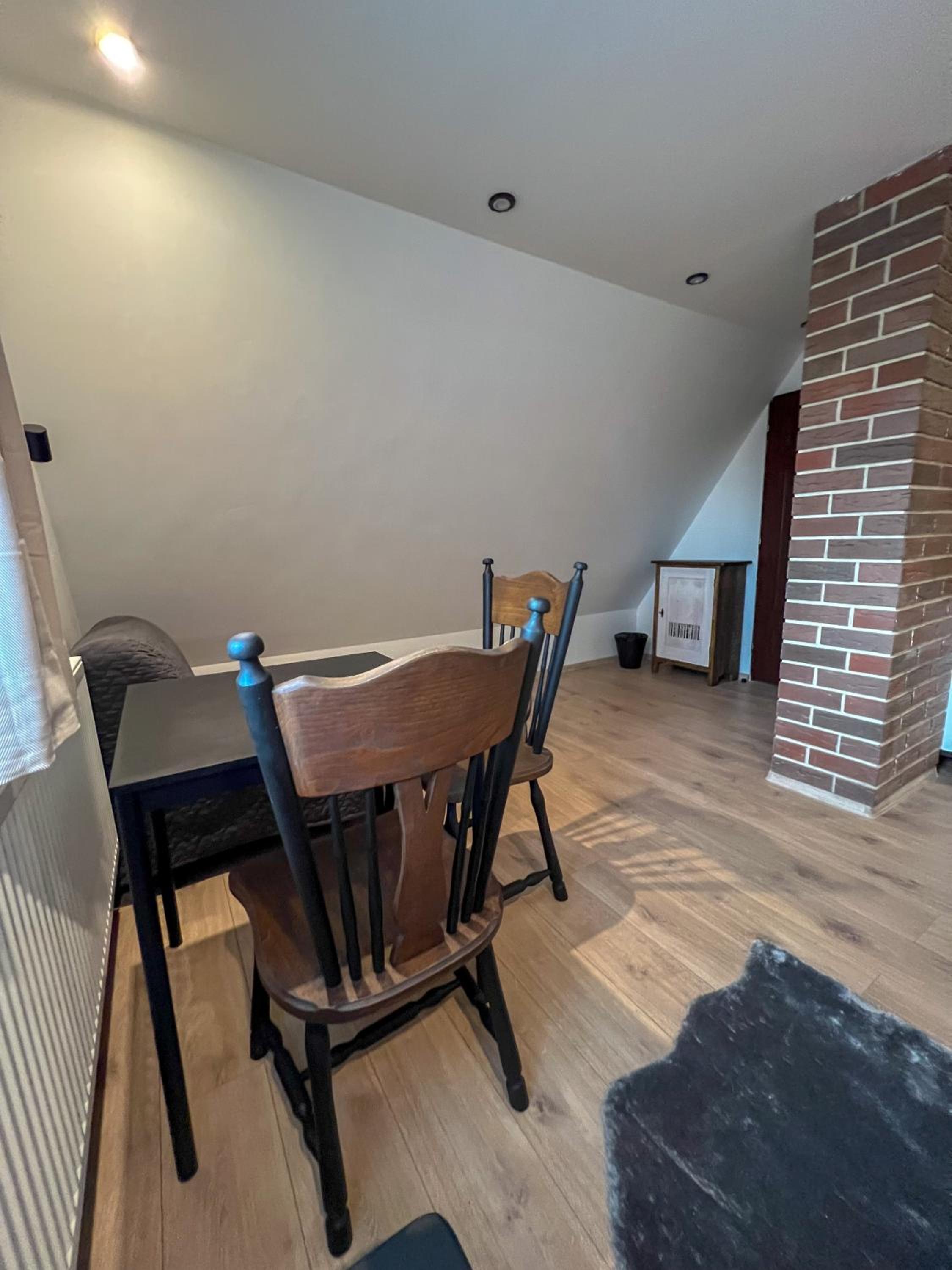 Executive Suite - Photo 6