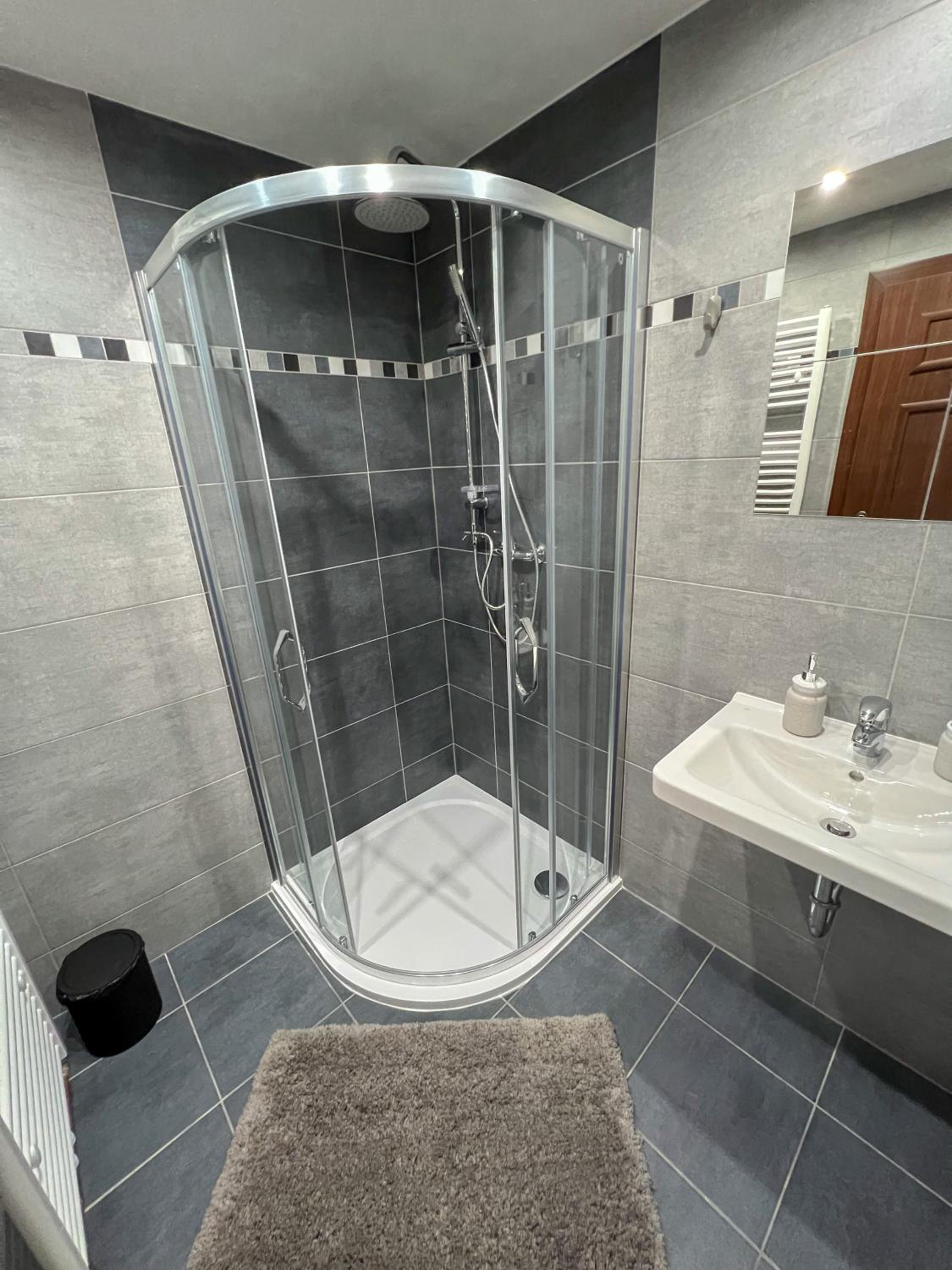 Executive Suite - Photo 5