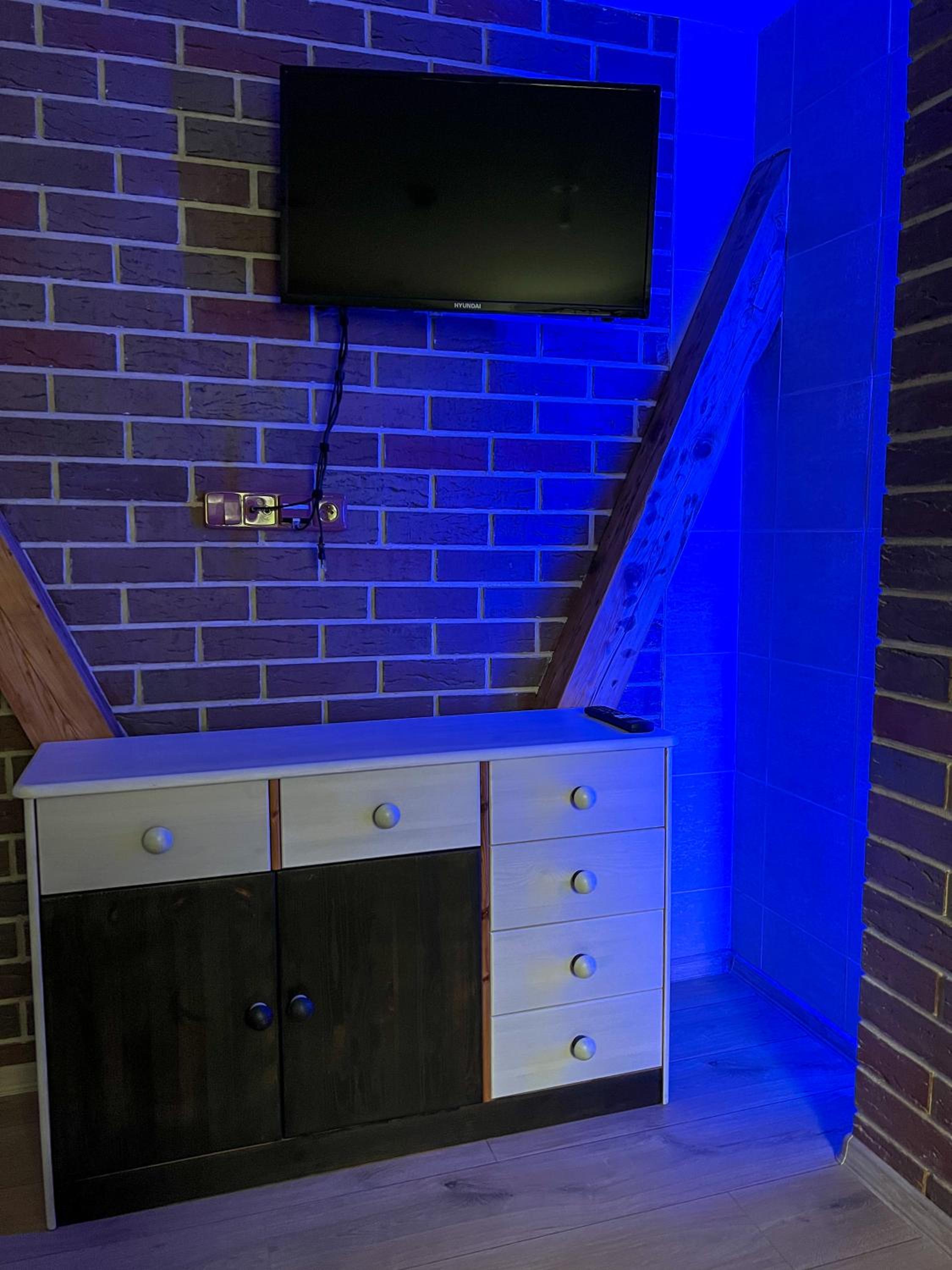Executive Suite - Photo 3