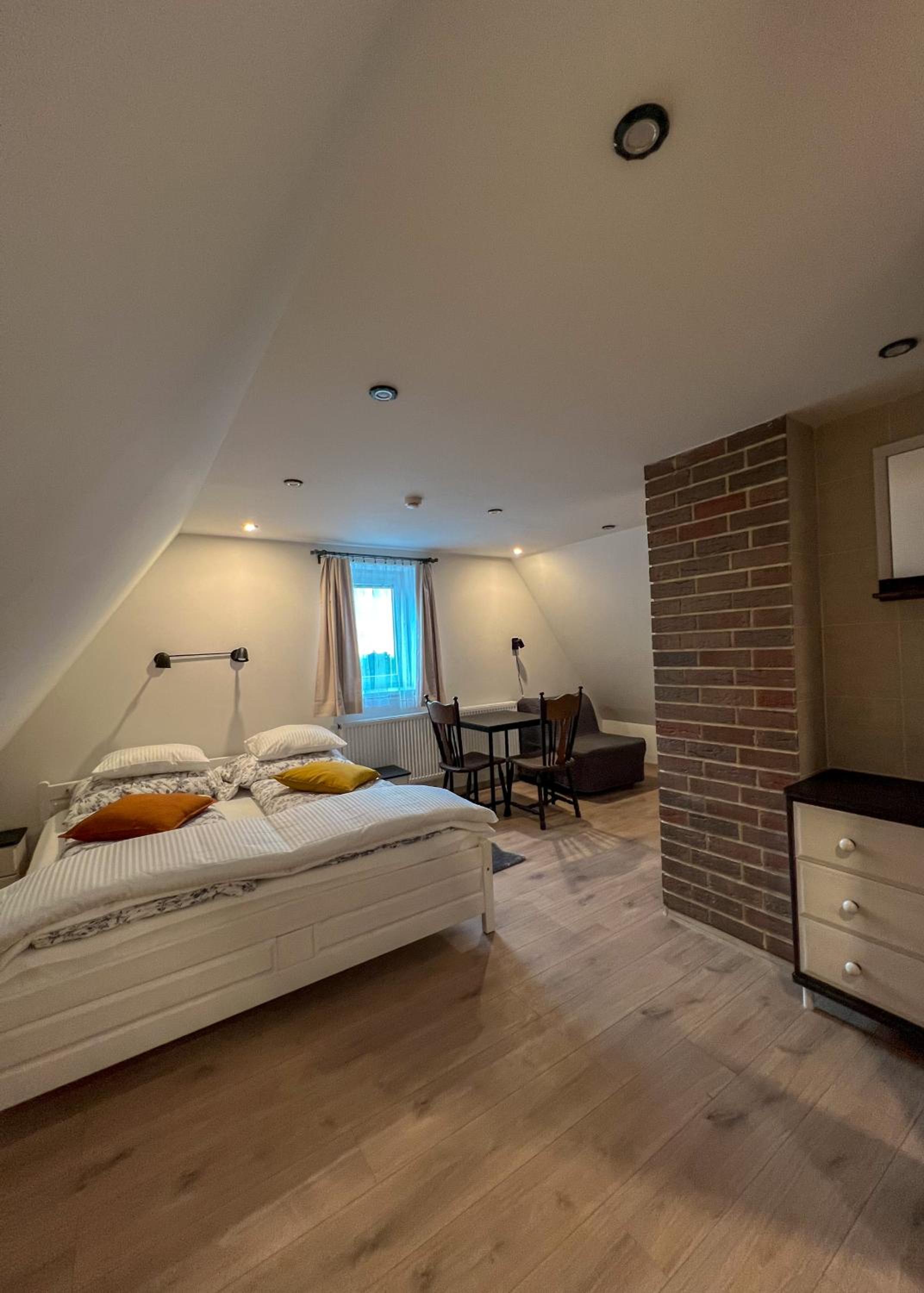 Executive Suite - Photo 36