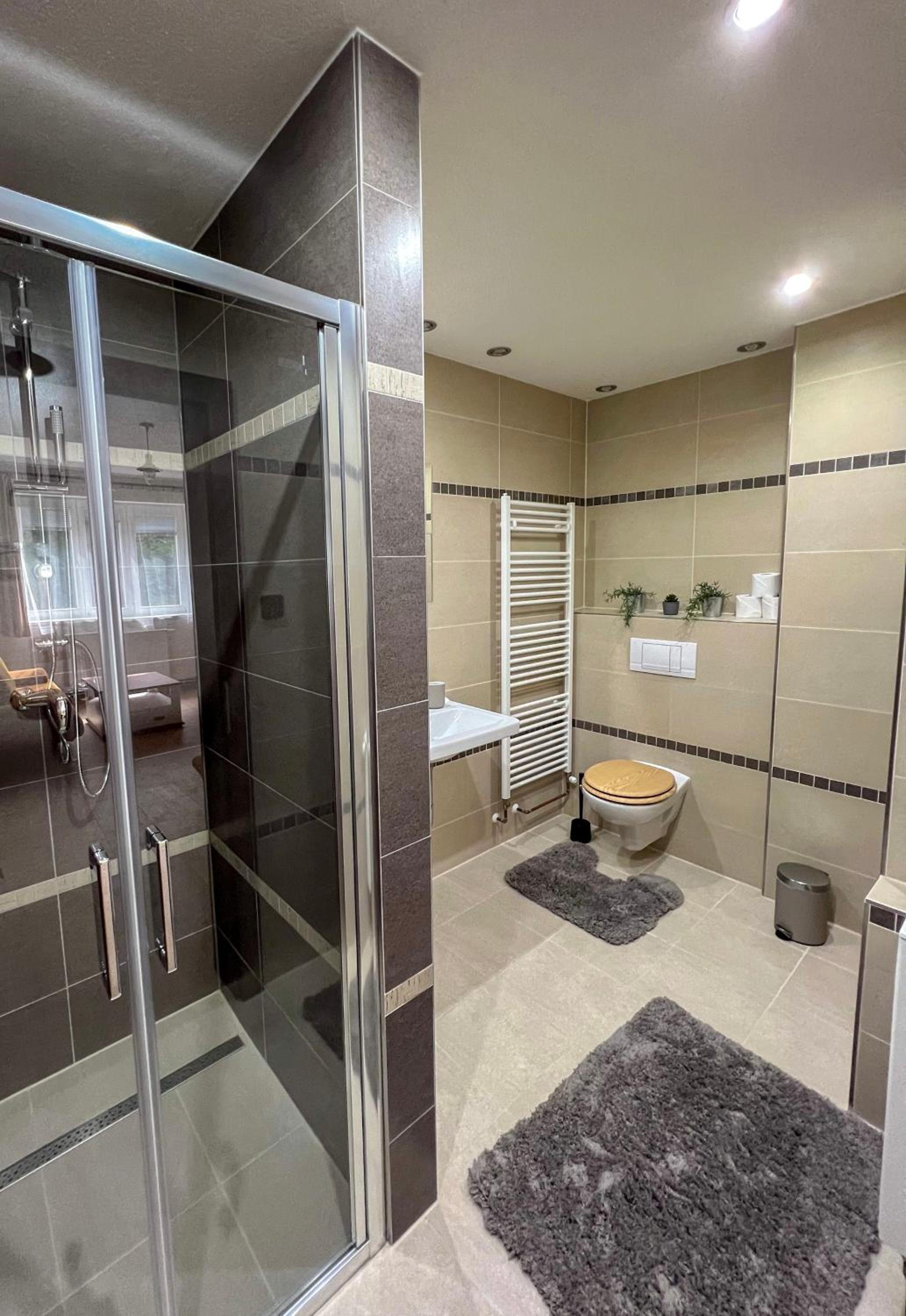 Superior Quadruple Room - Photo 13