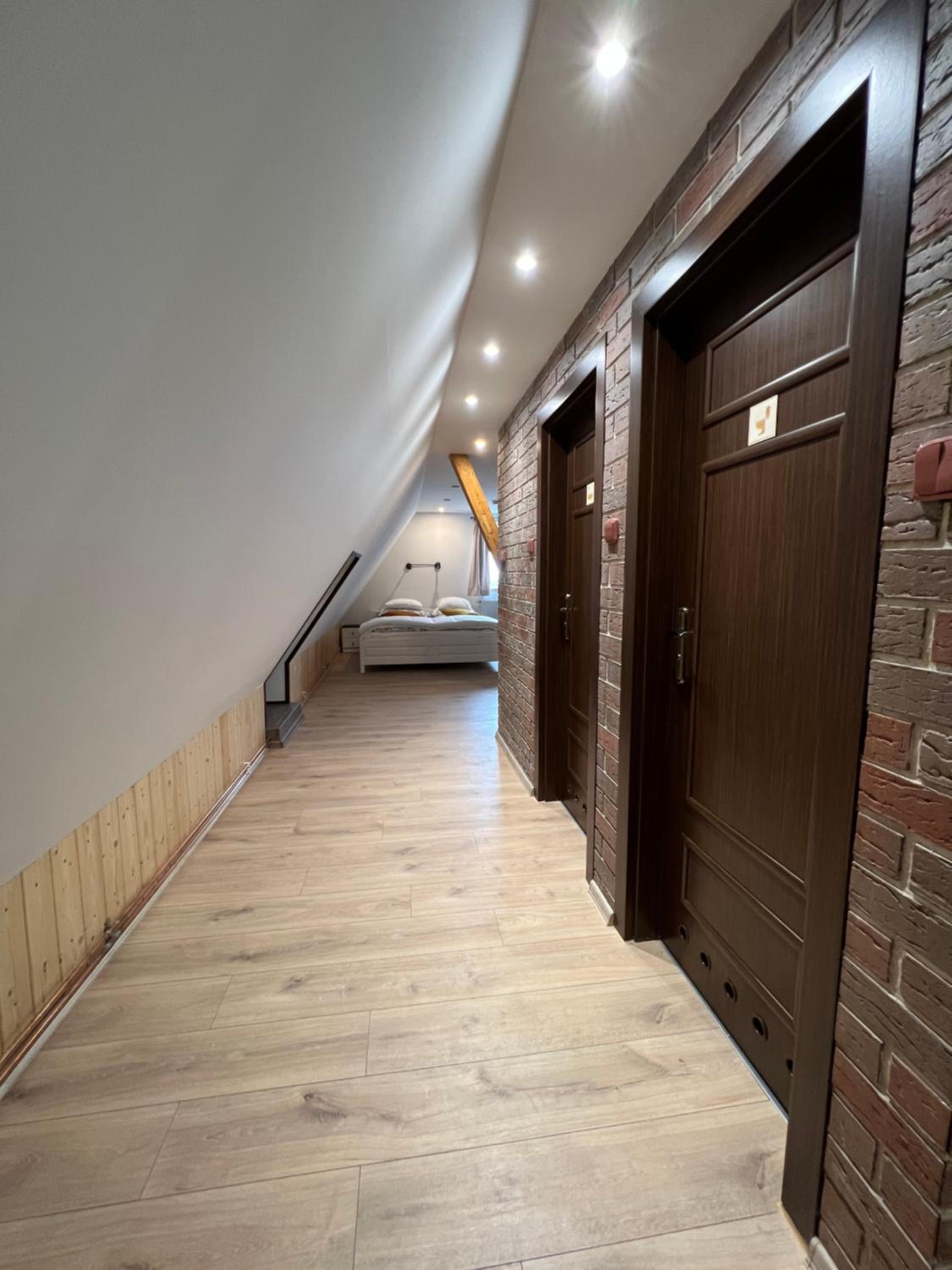 Executive Suite - Photo 31