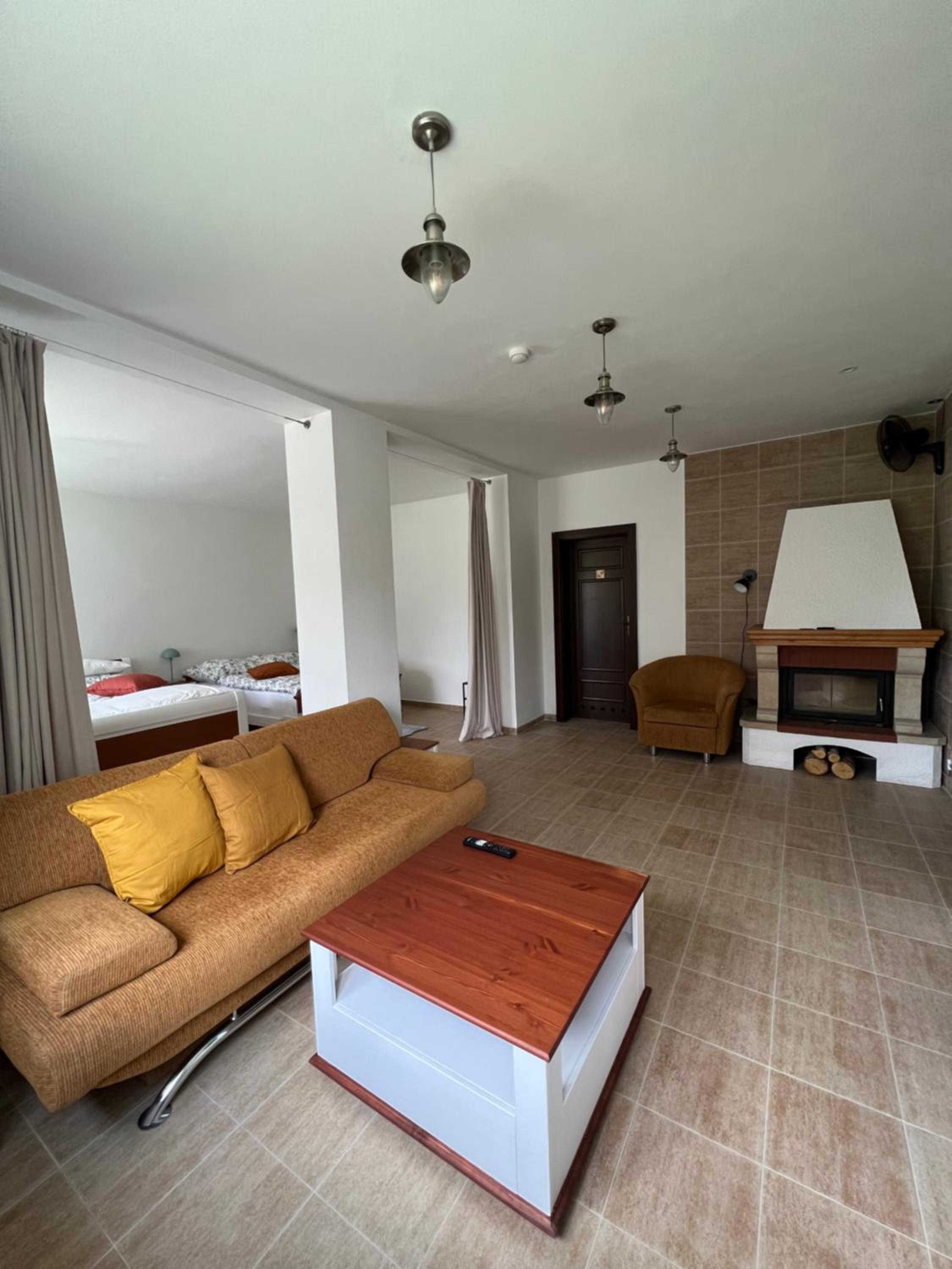 Superior Quadruple Room - Photo 10