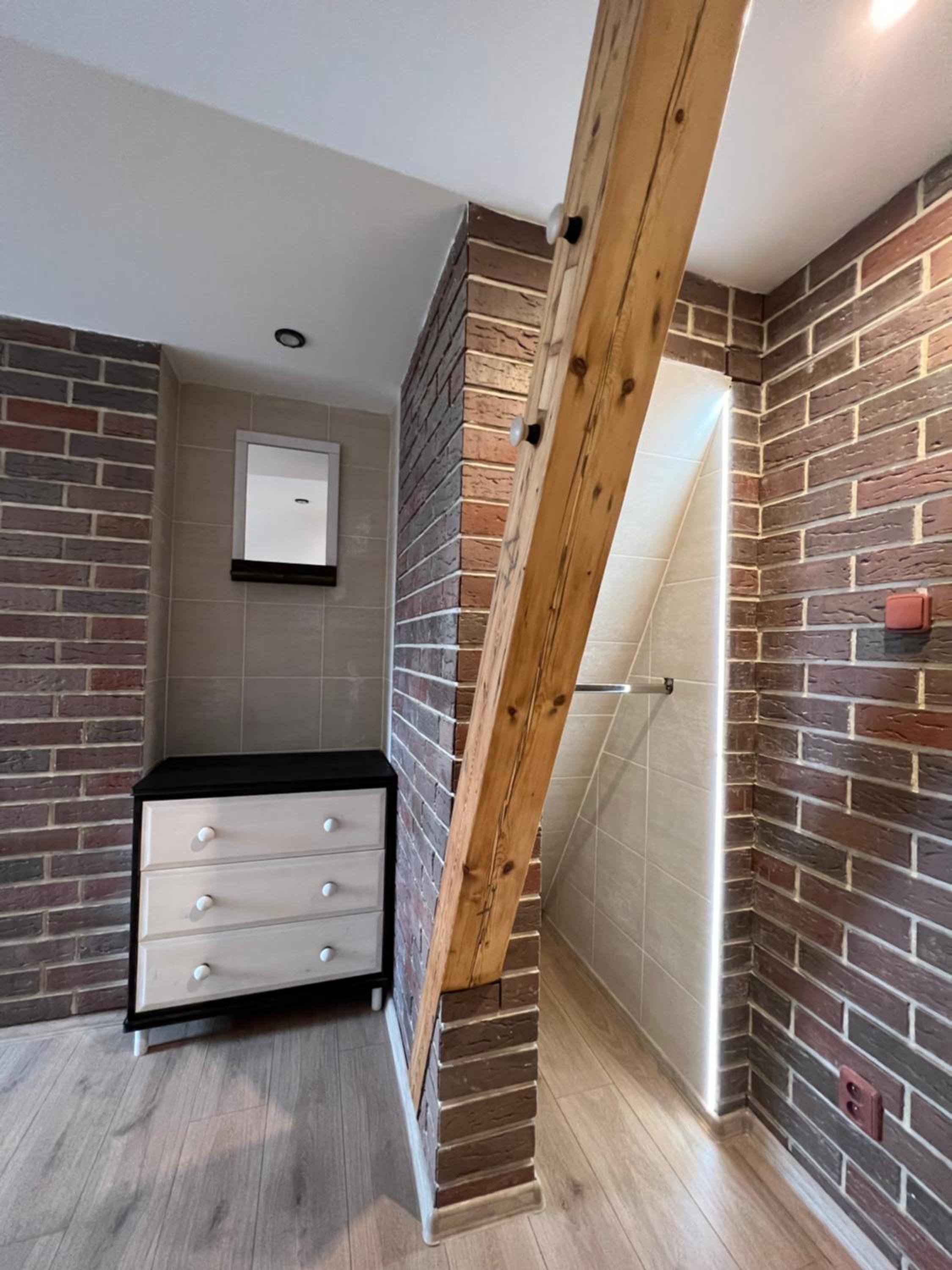 Executive Suite - Photo 29