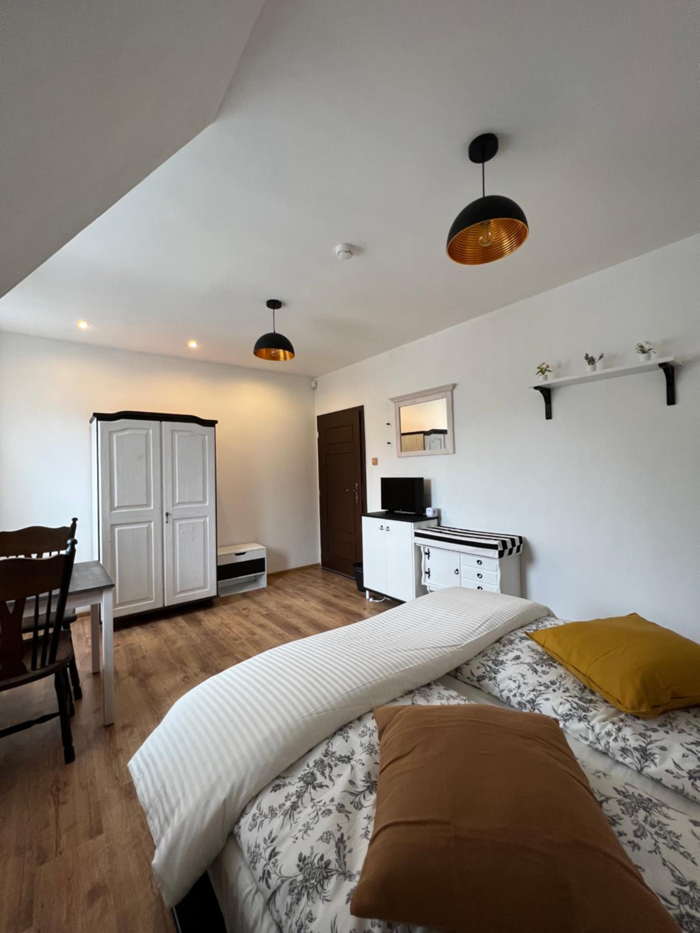 Deluxe Suite - Photo 7
