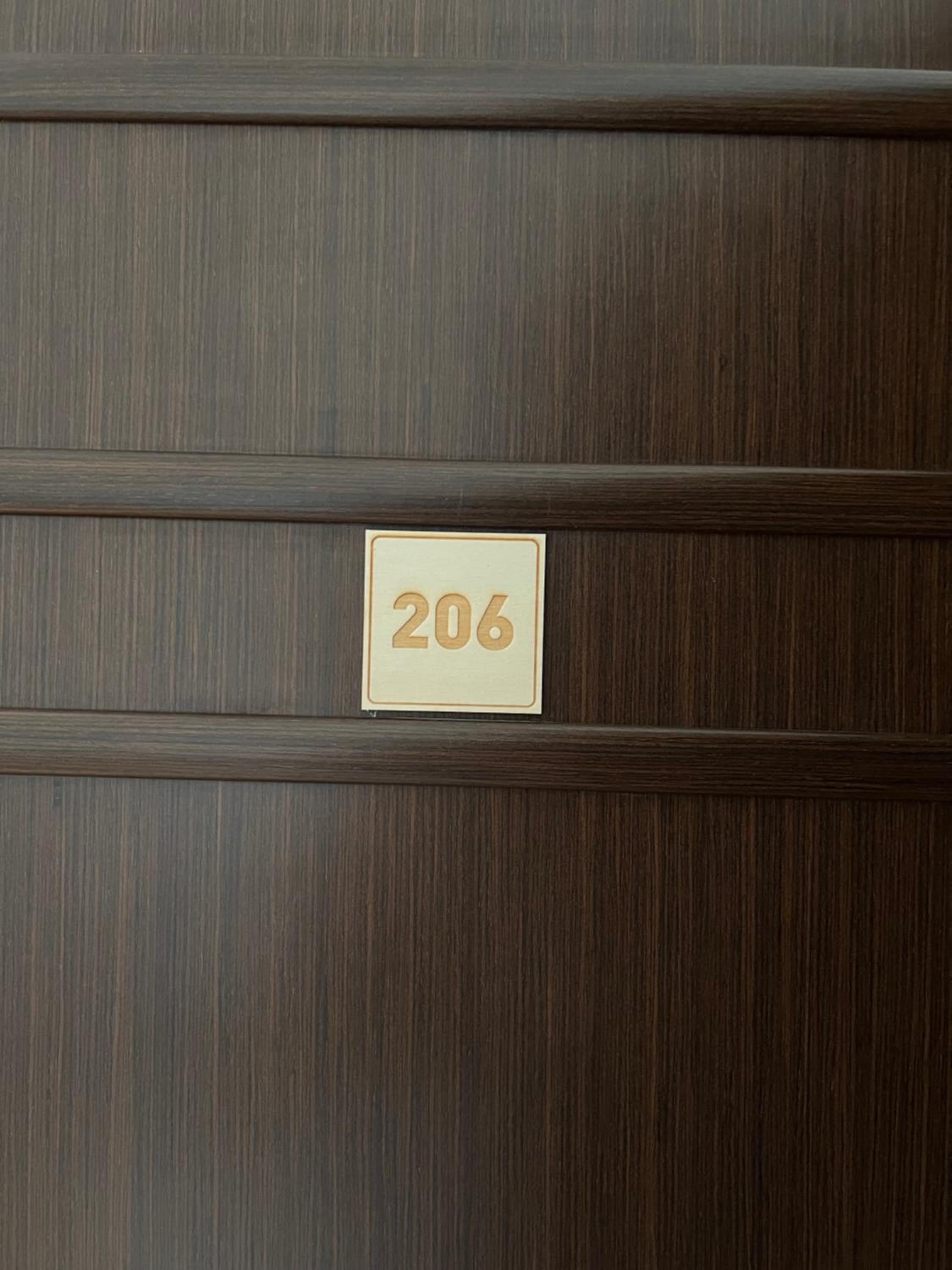 Deluxe Suite - Photo 10