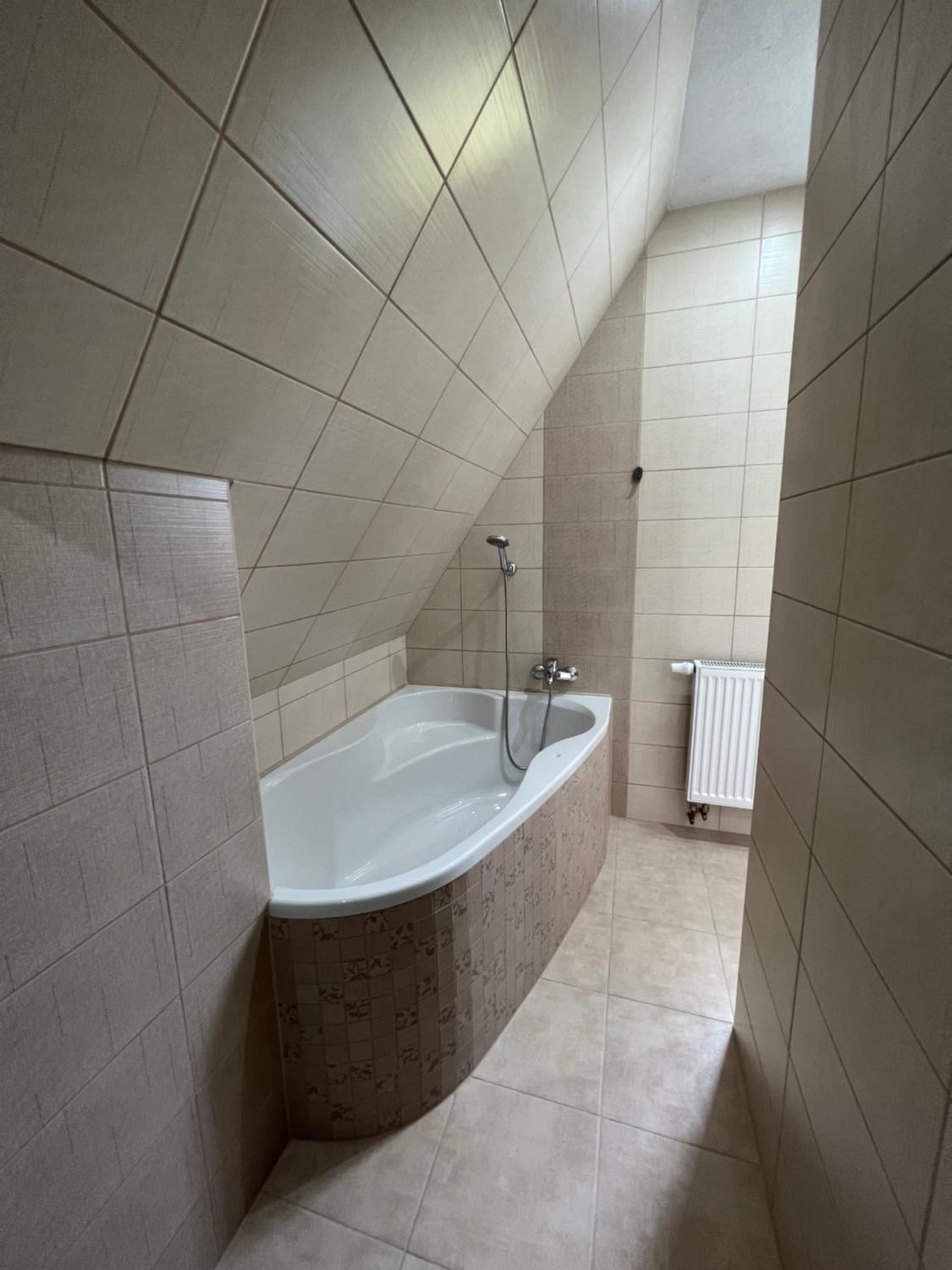 Deluxe Double Room with Extra Bed - Photo 21