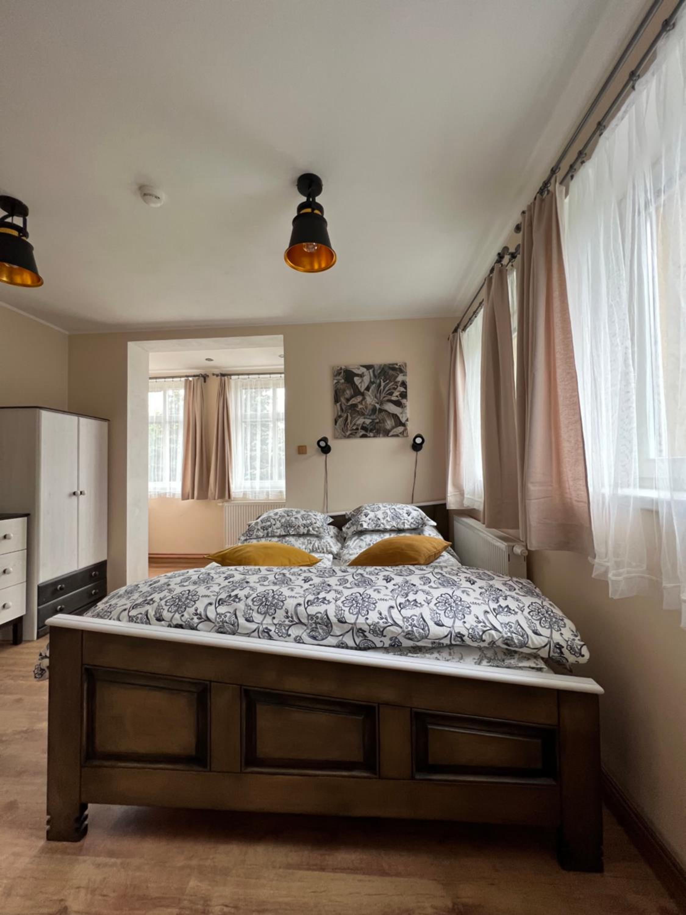 Deluxe Double Room with Extra Bed - Photo 8