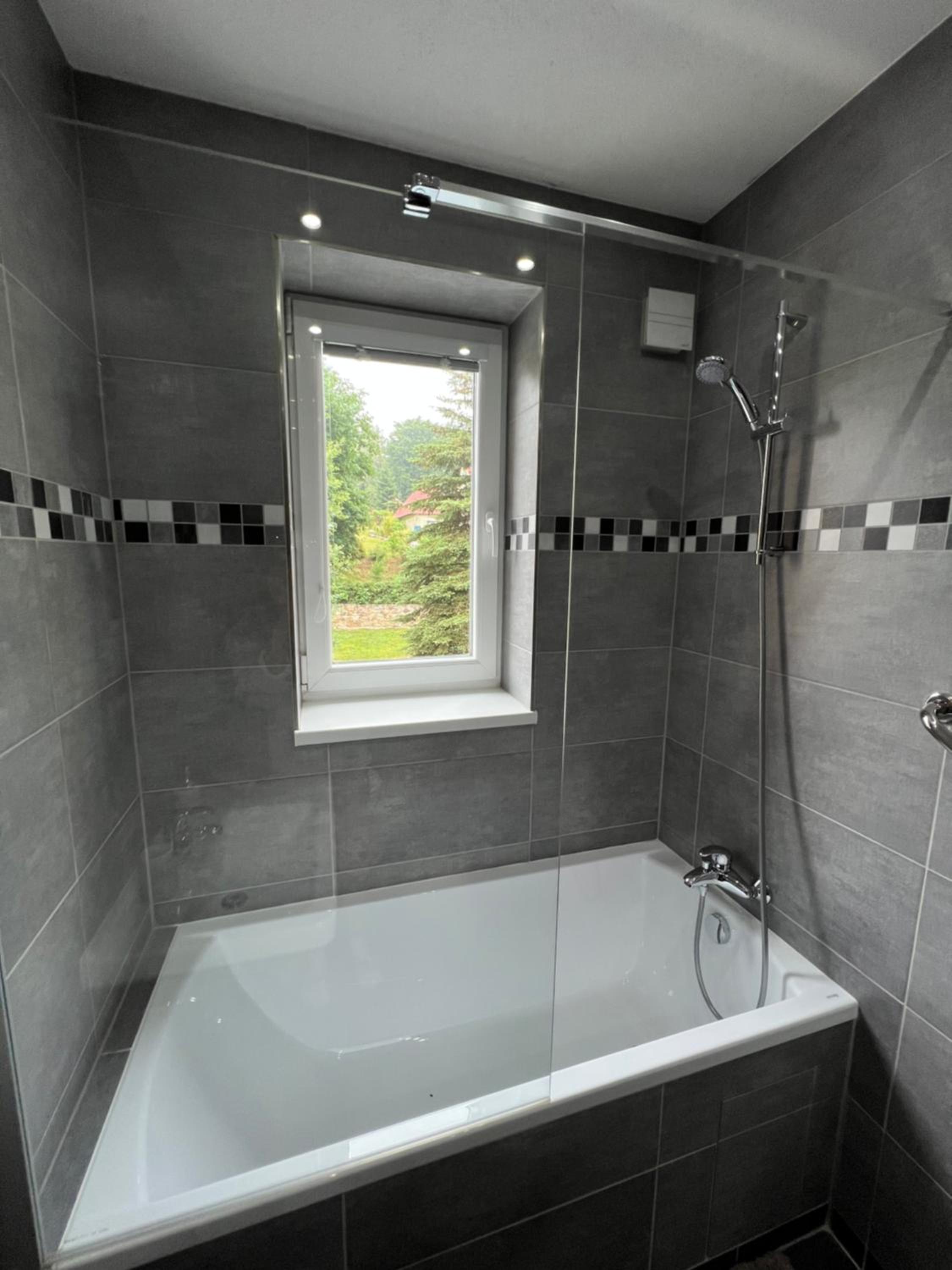 Deluxe Suite - Photo 11