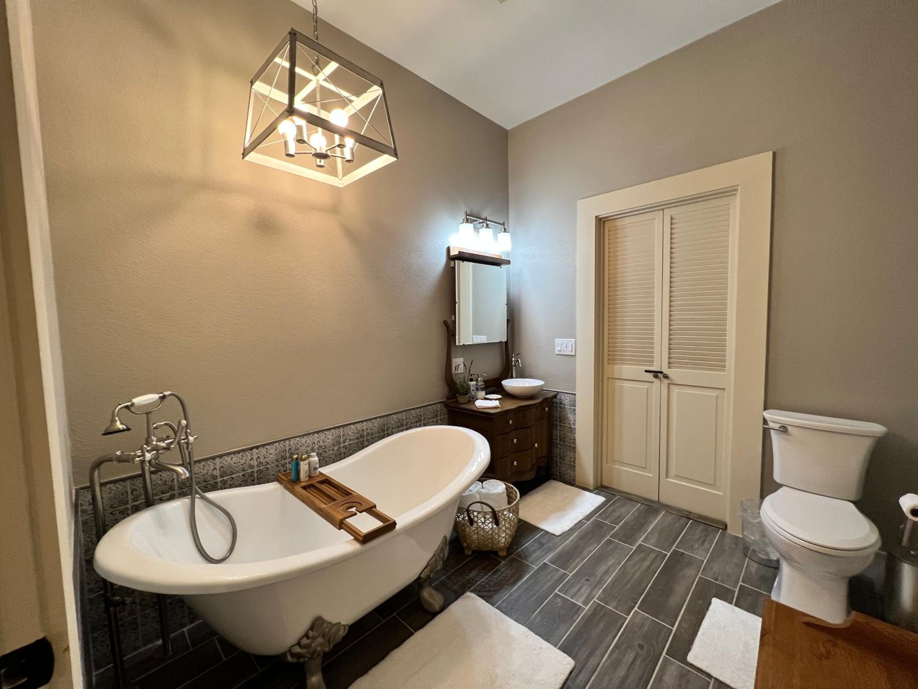 Deluxe Double or Twin Room - Photo 5