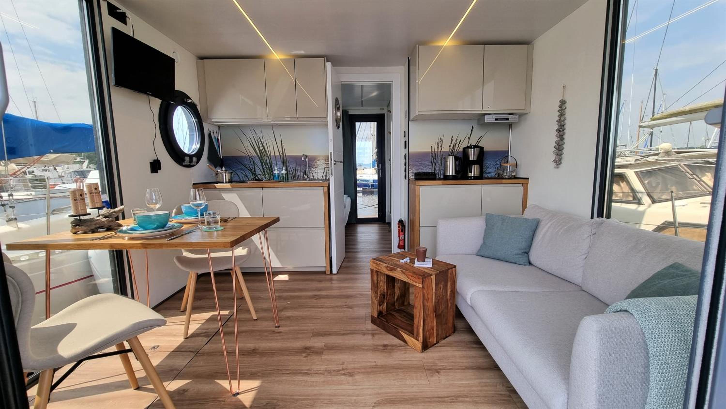 Mobile Home photo 1