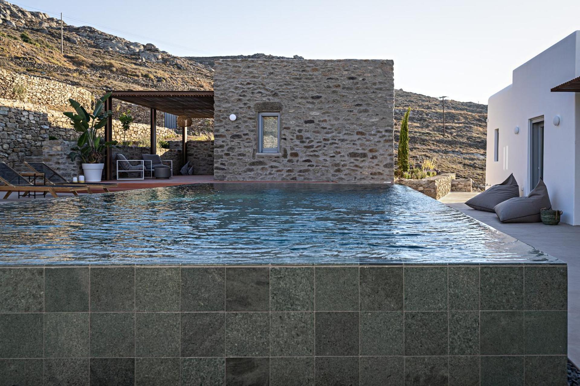 Villa photo 2