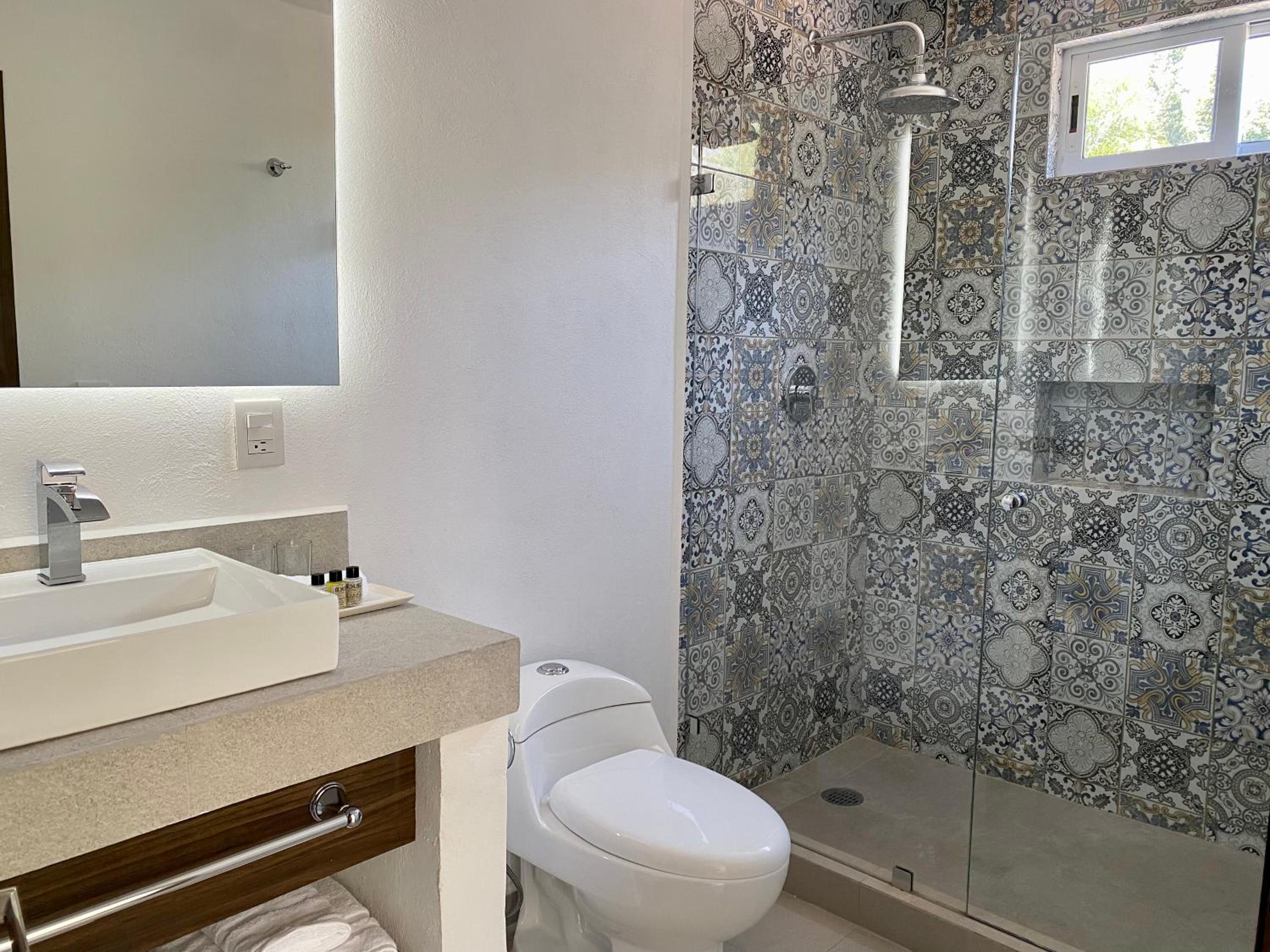 Superior King Suite photo 2