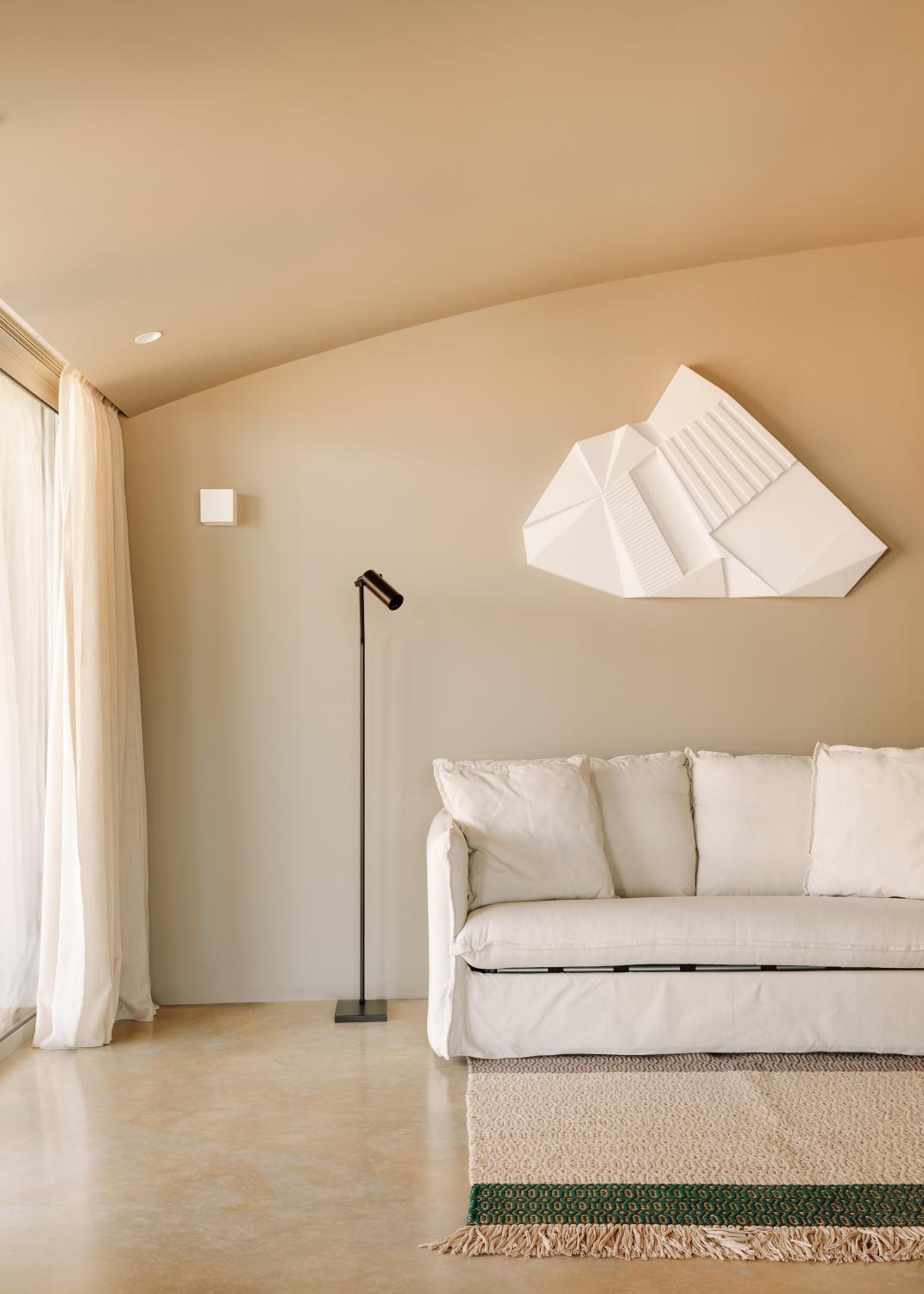 Suite - Photo 5