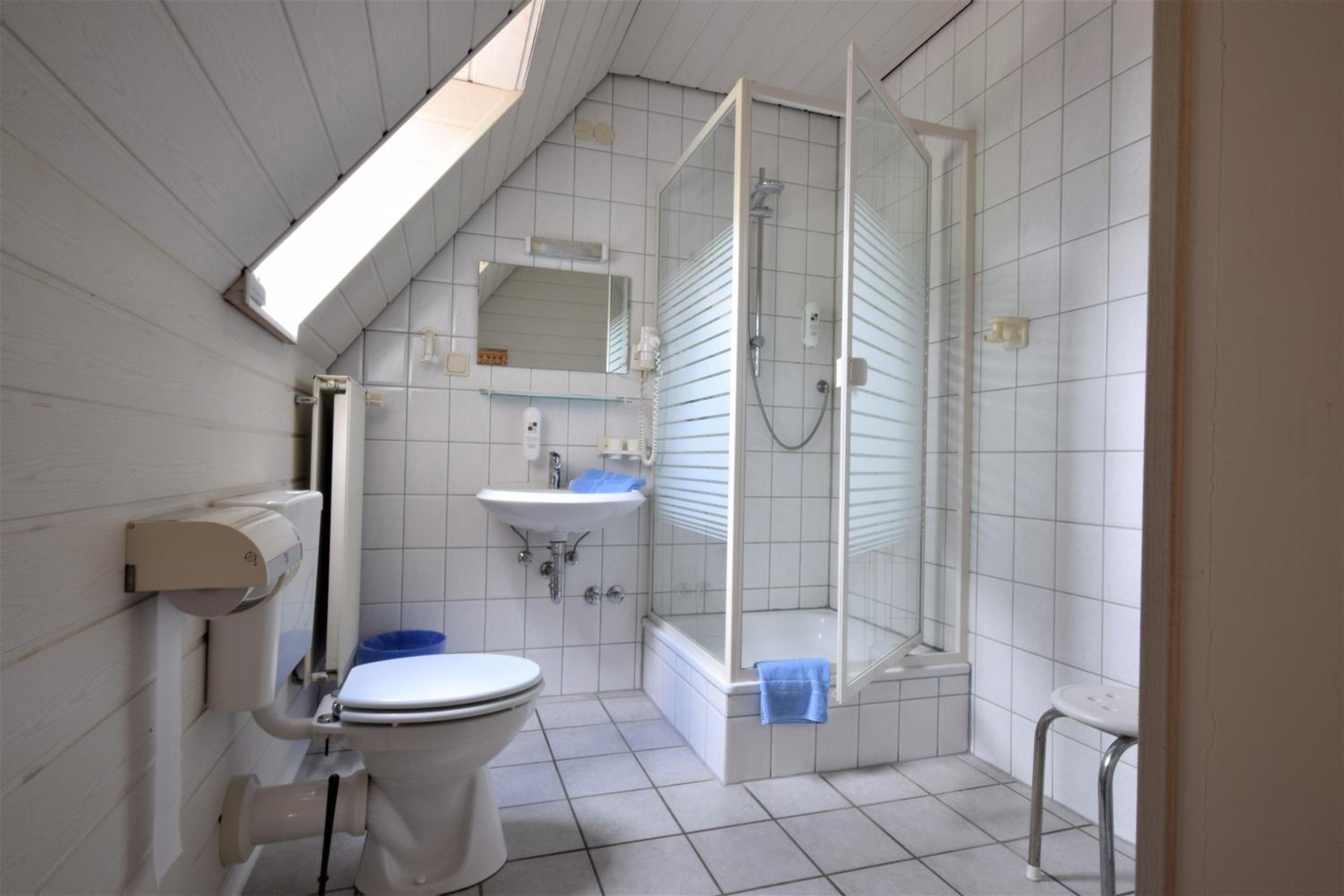 Triple Room with Private Bathroom photo 3