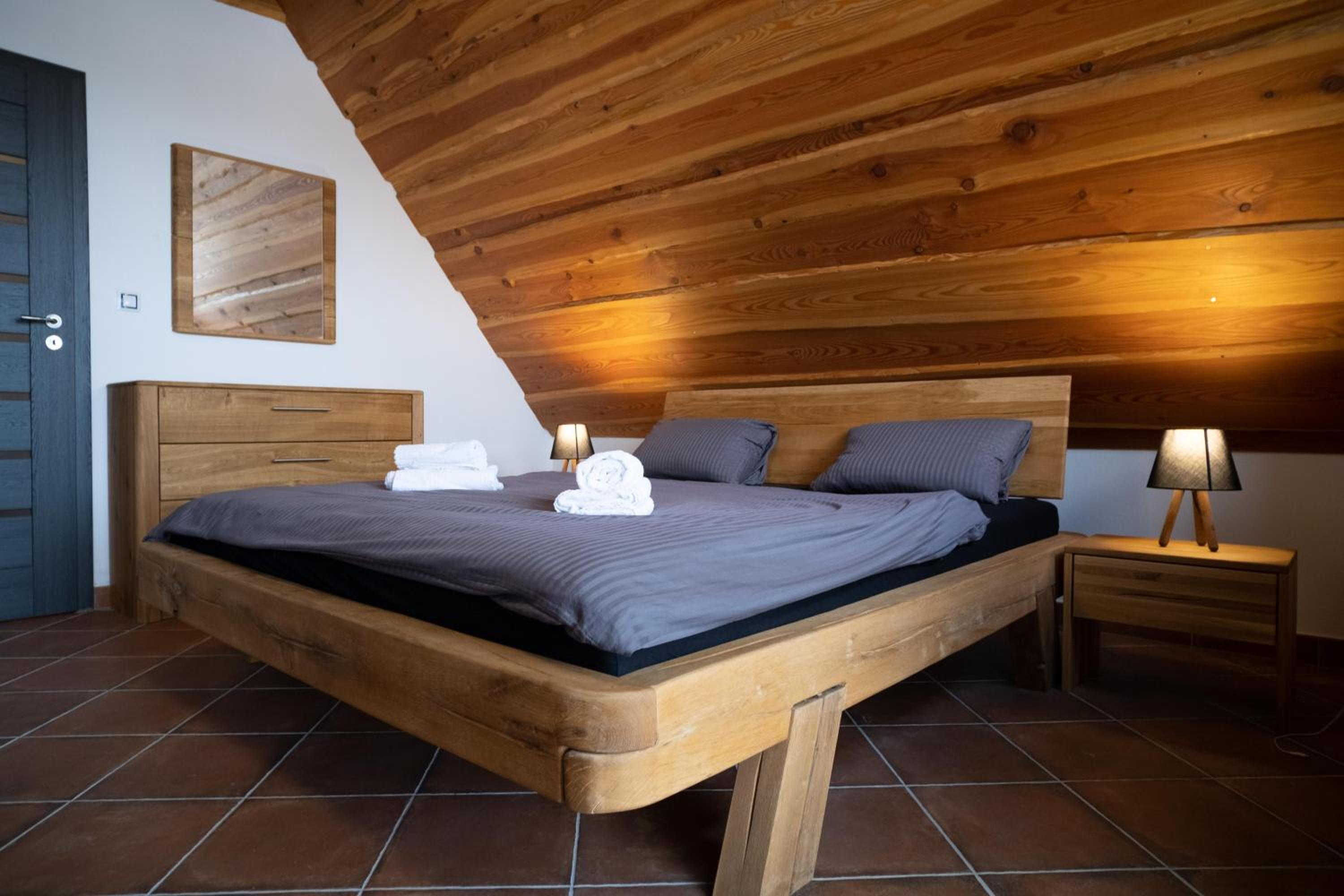Apartment - Split Level - Photo 20