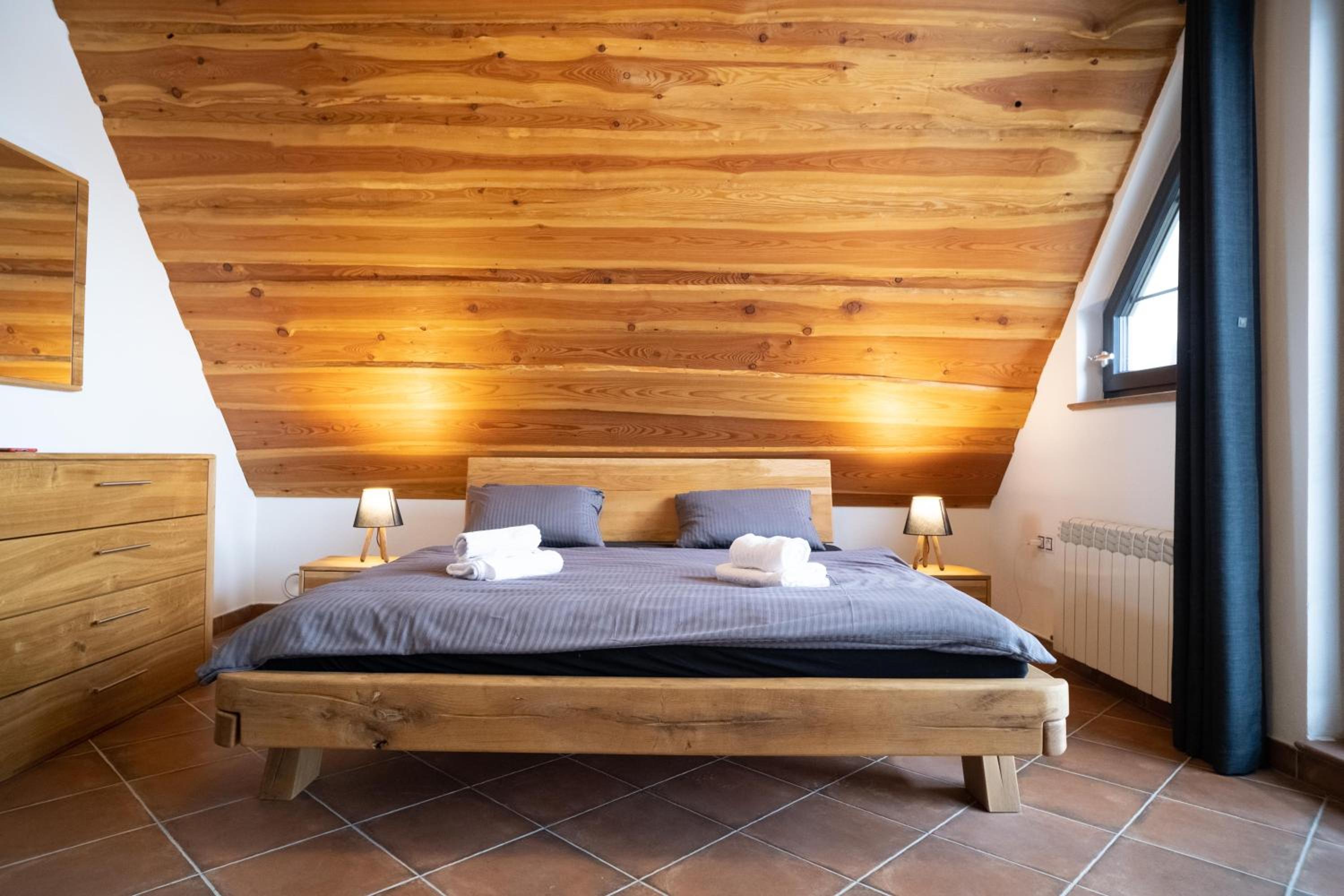 Apartment - Split Level - Photo 21