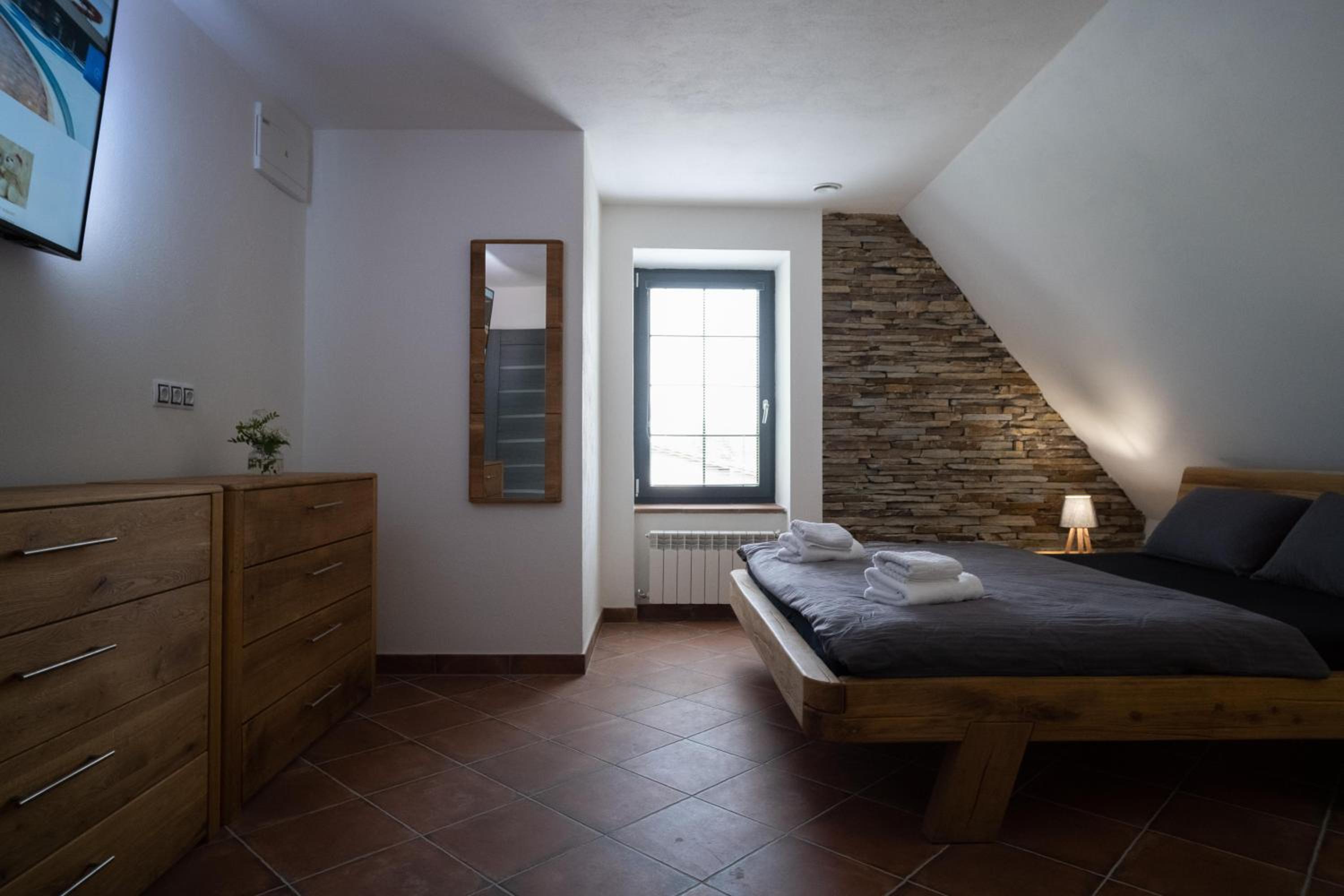 Double Room - Photo 5