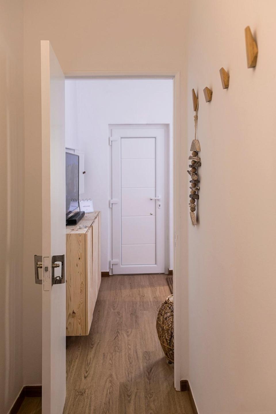One-Bedroom House - Photo 14