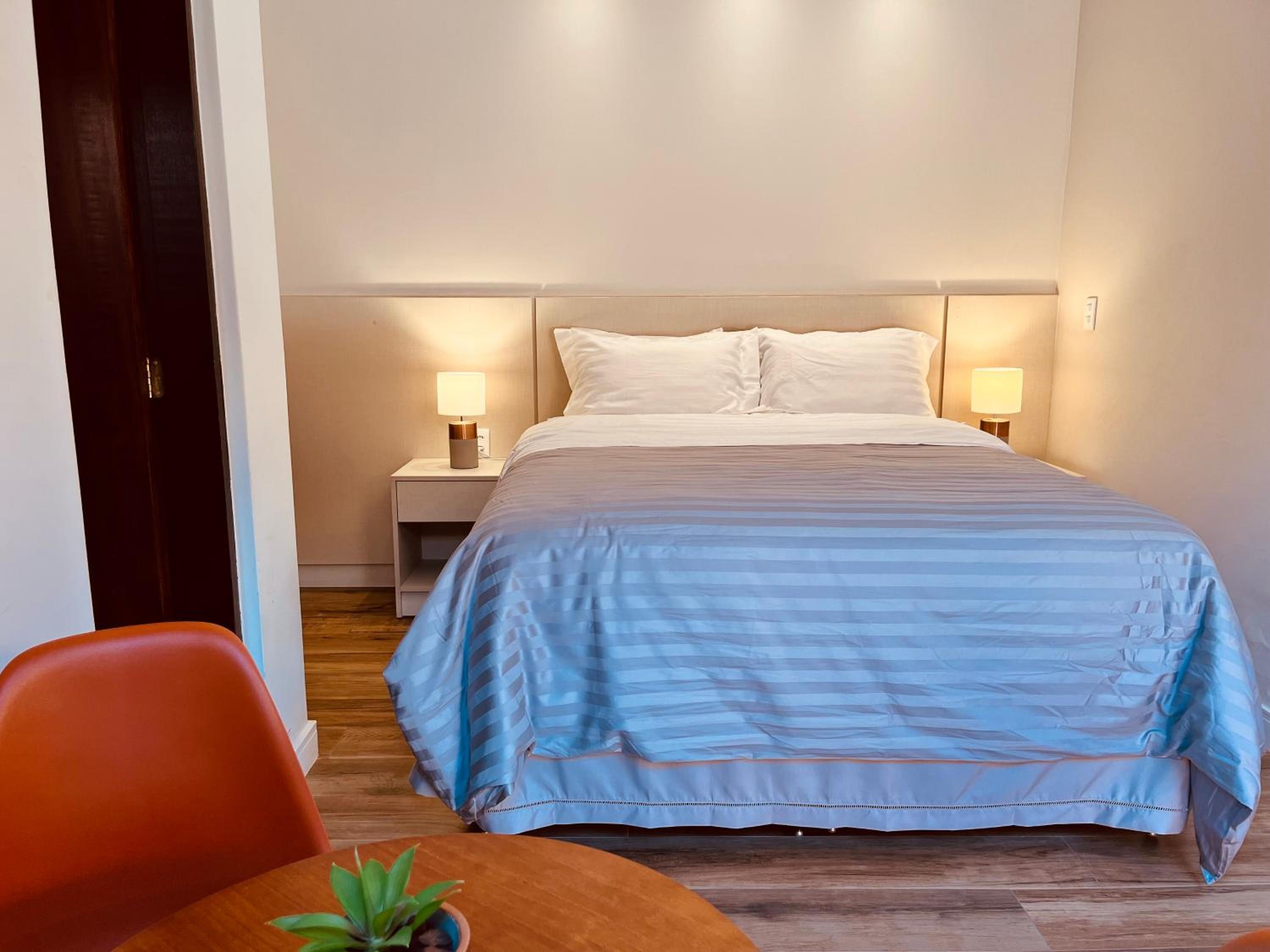 Queen Suite - Photo 1