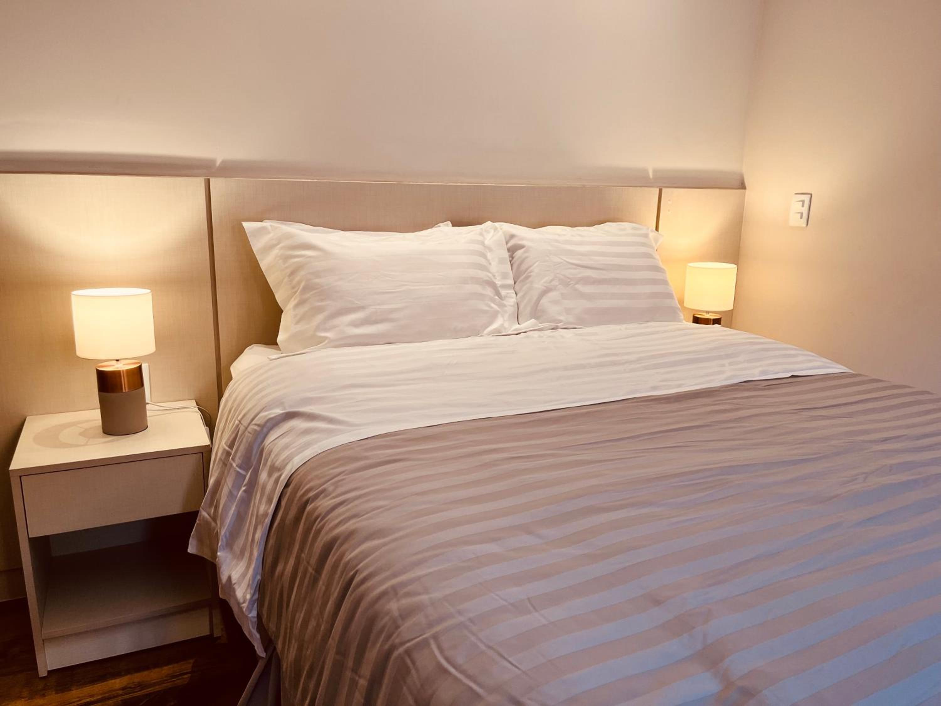 Queen Suite - Photo 15