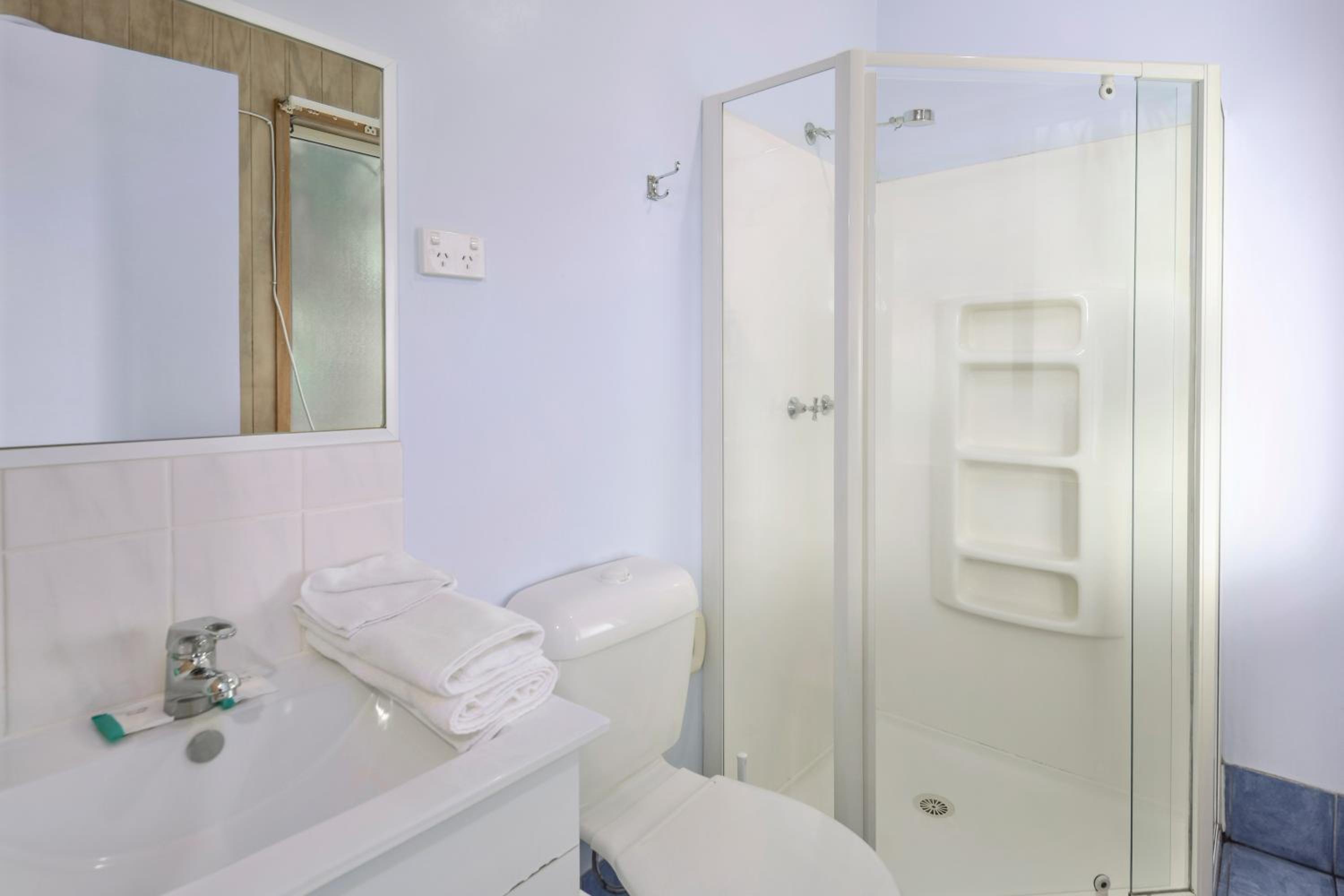 Economy Poolside Motel Room - Not Pet Friendly photo 2