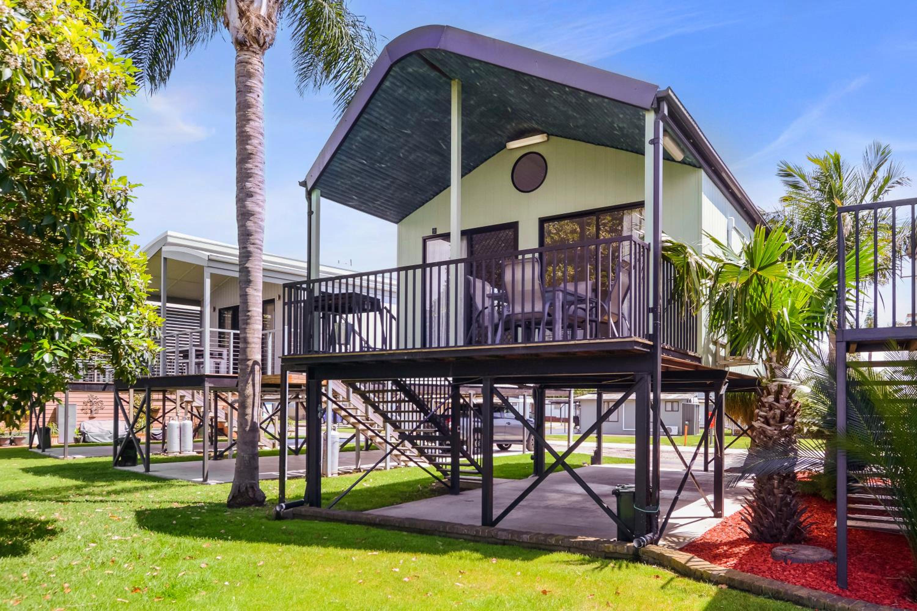 Superior Riverfront 2 Bedroom Villa - Not Pet Friendly  photo 2