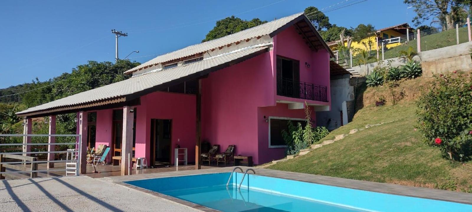 Three-Bedroom House photo 2