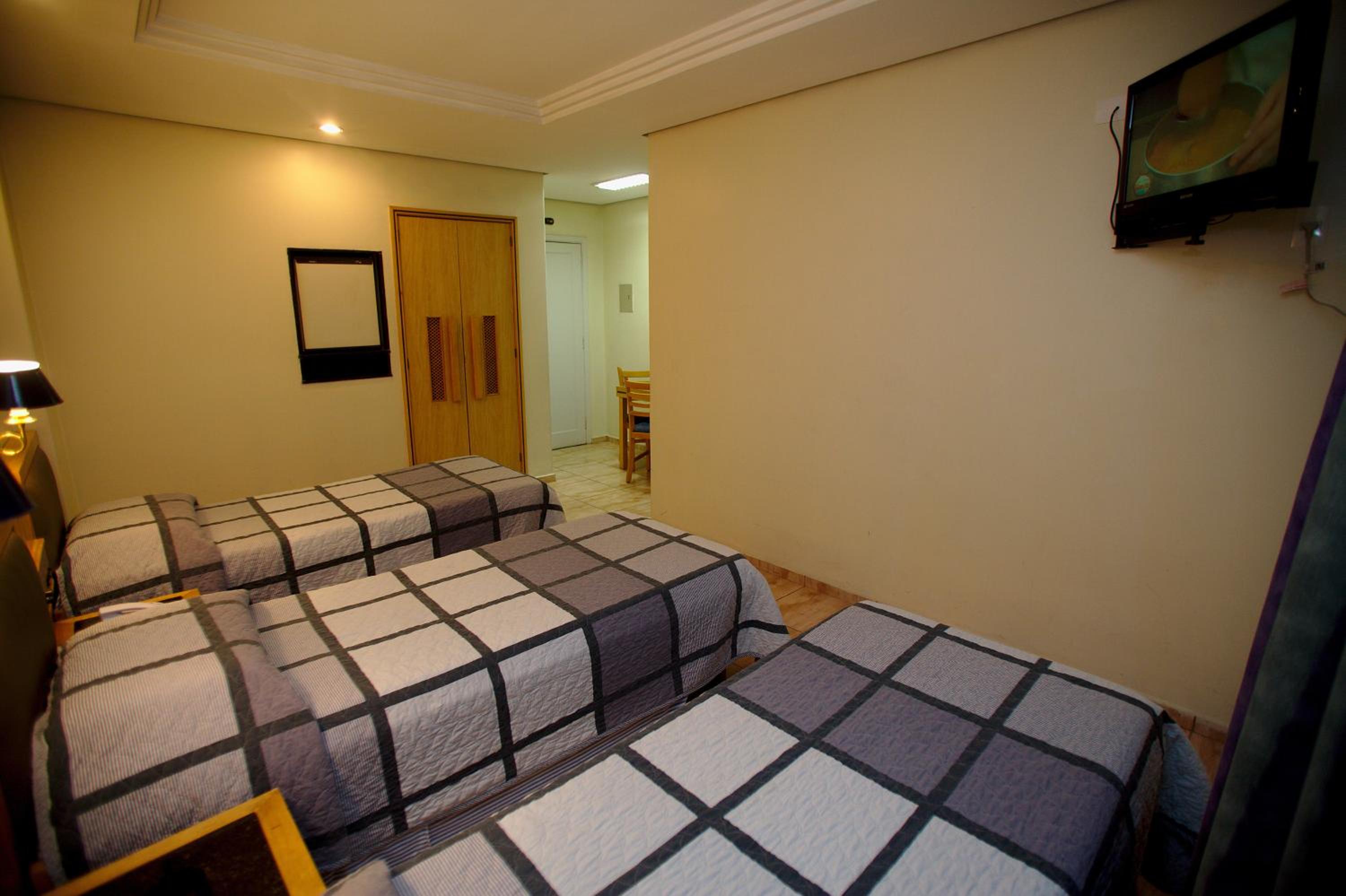 Standard Triple Room - Photo 6