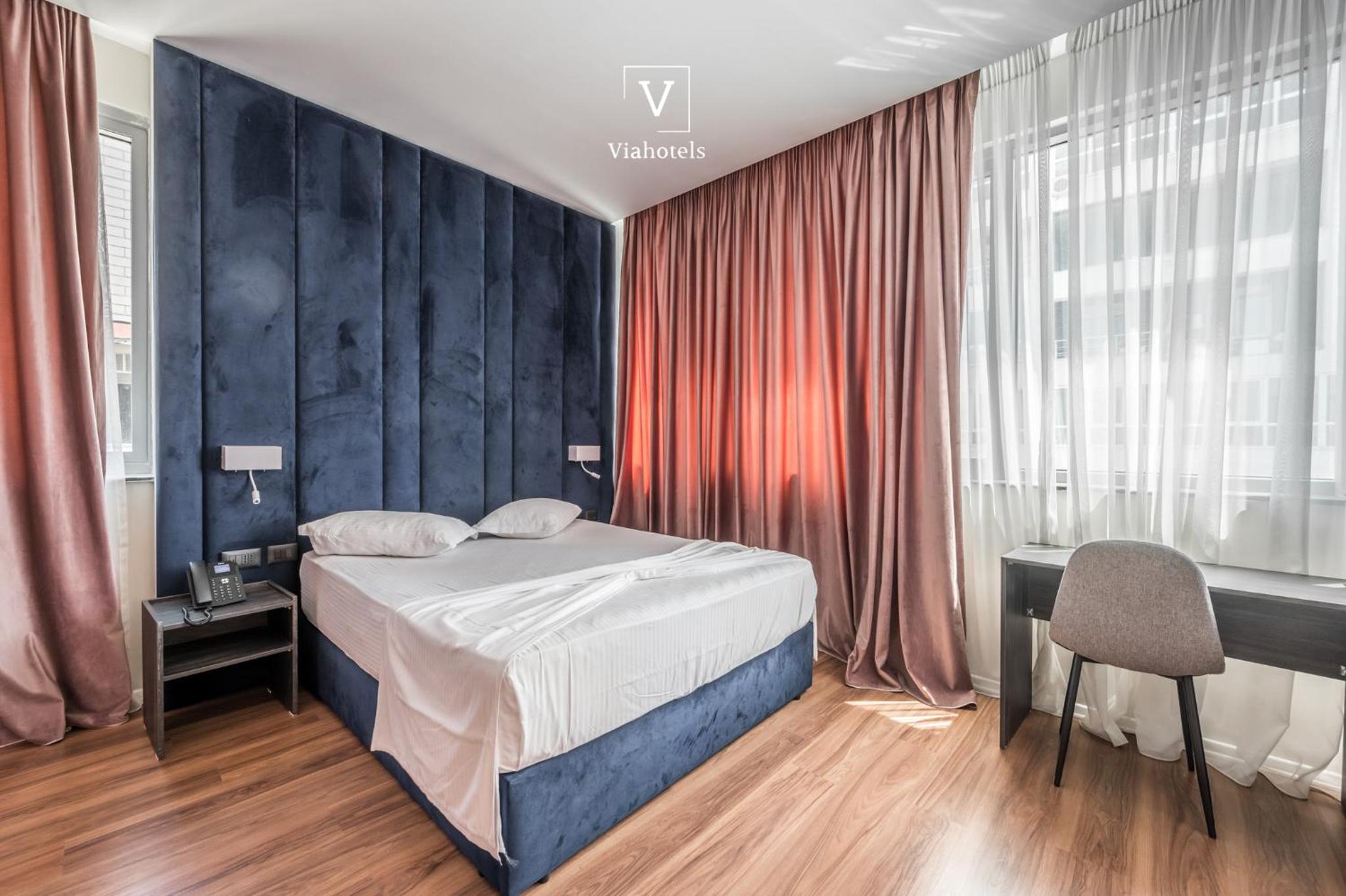 Queen Suite with Spa Bath