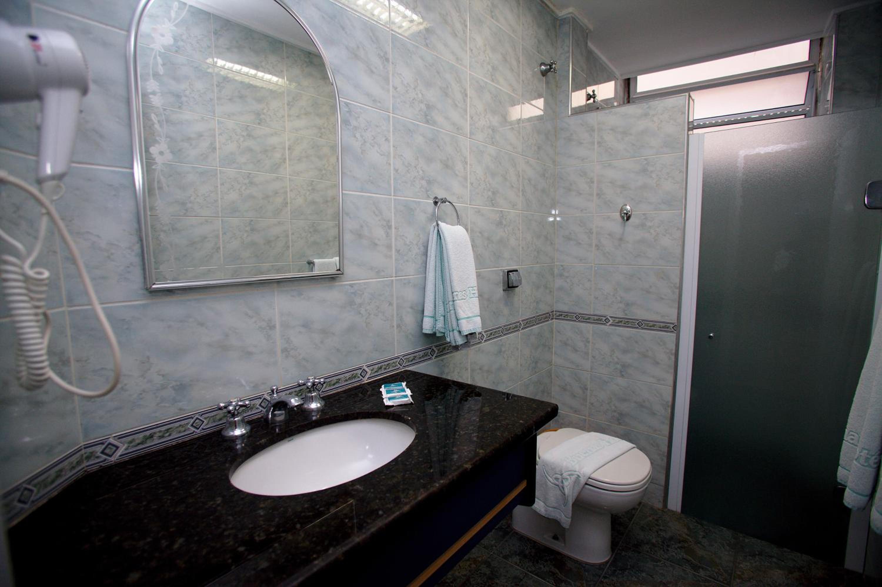 Standard Triple Room - Photo 8