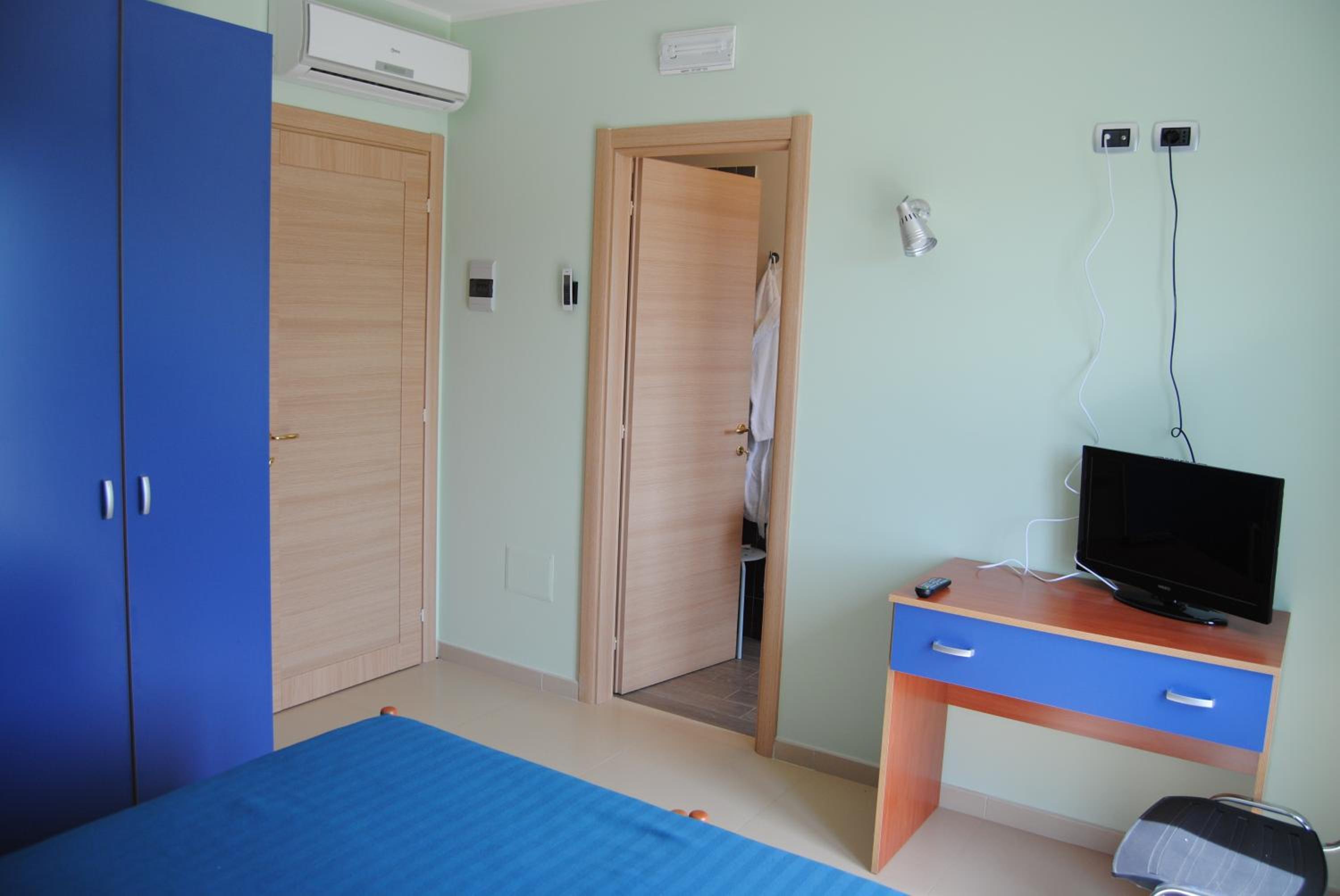 Deluxe Double Room With Shower photo 1