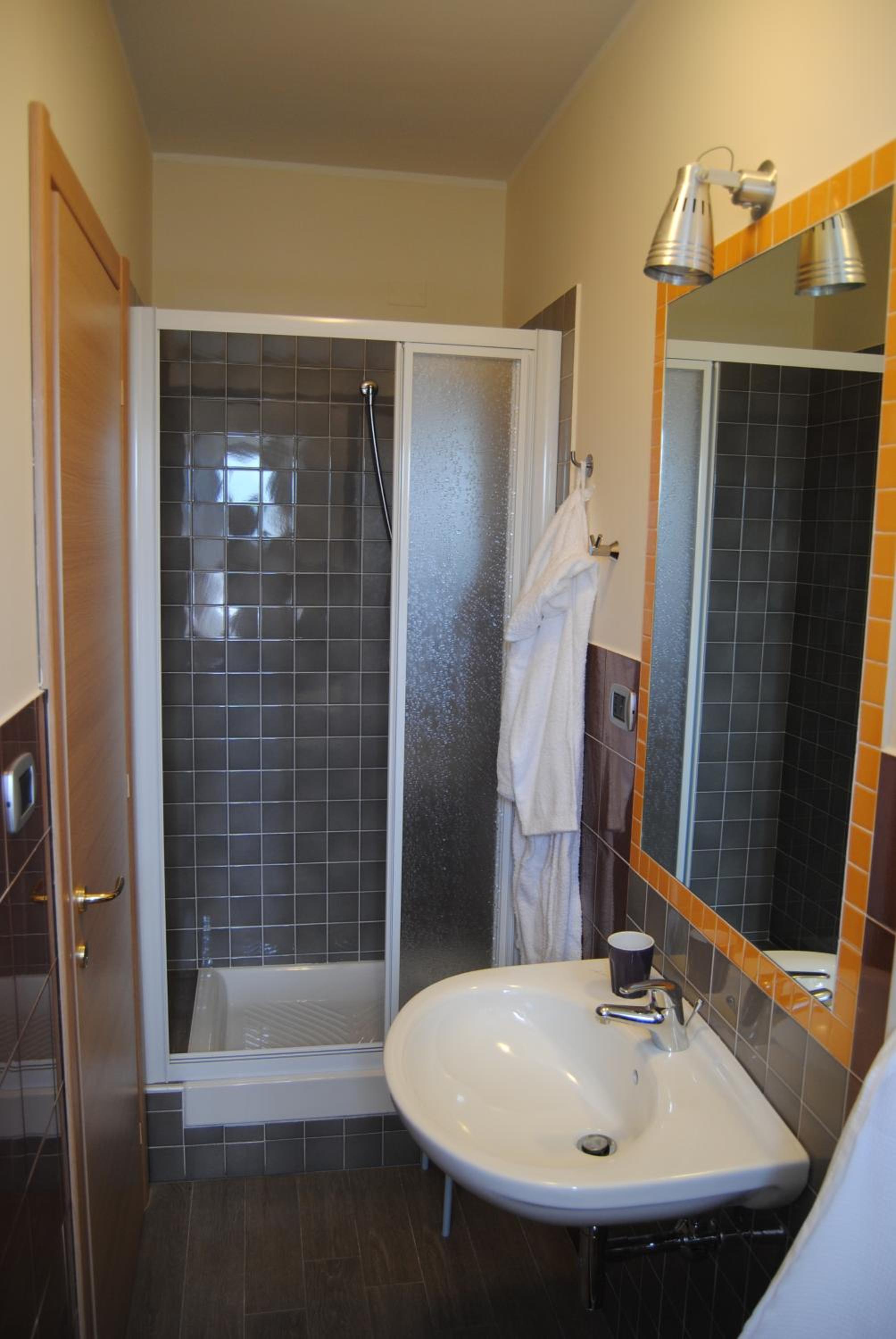 Deluxe Room (2 Adults + 1 Child) photo 3