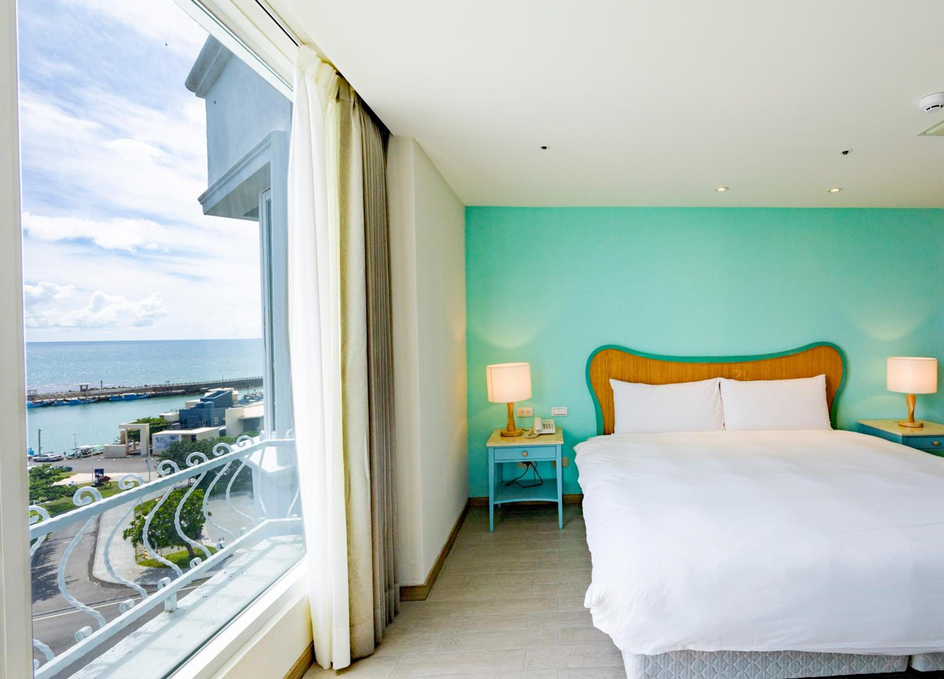 Family Room with Balcony and Sea View - Photo 6