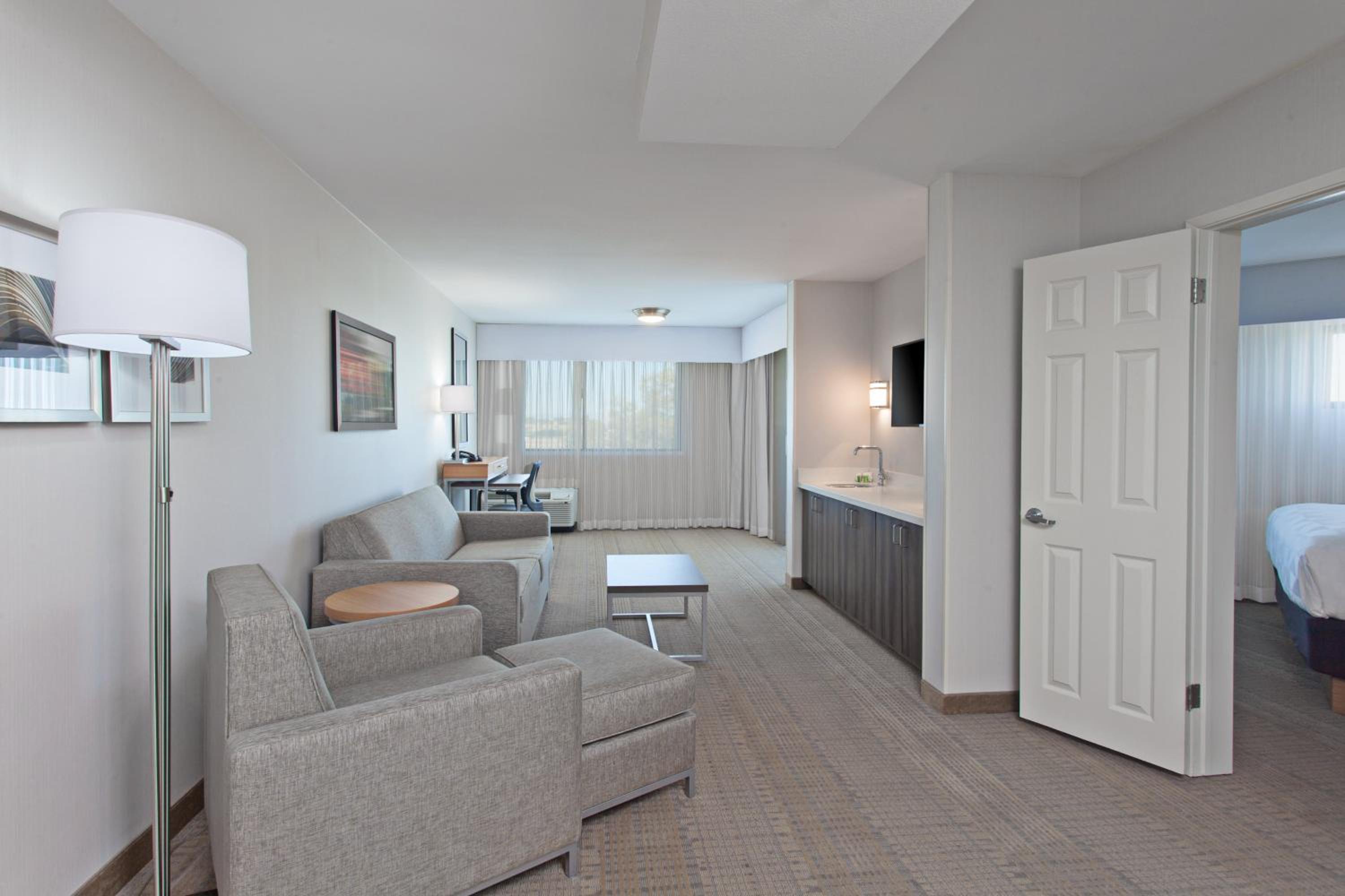 One-Bedroom King Suite photo 3