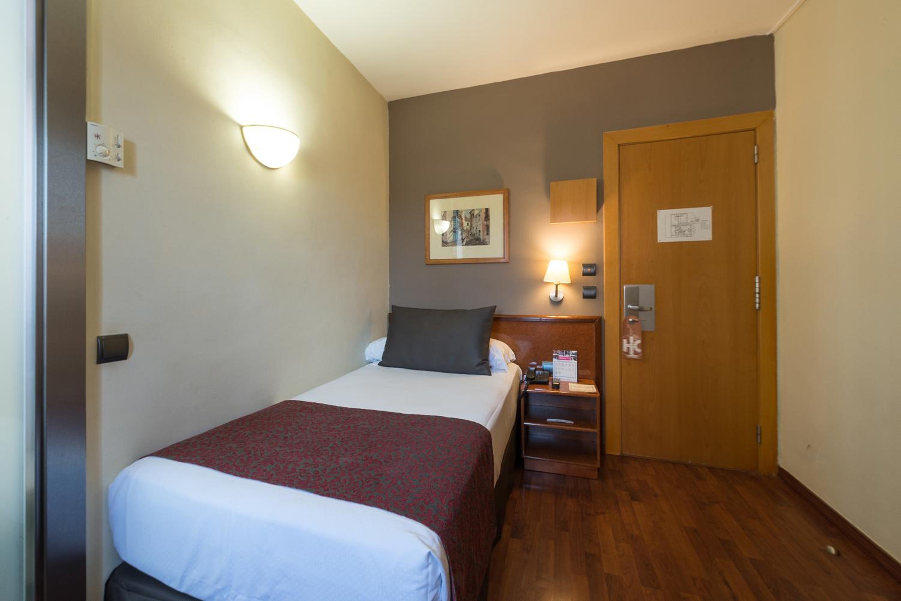 Single Room photo 3