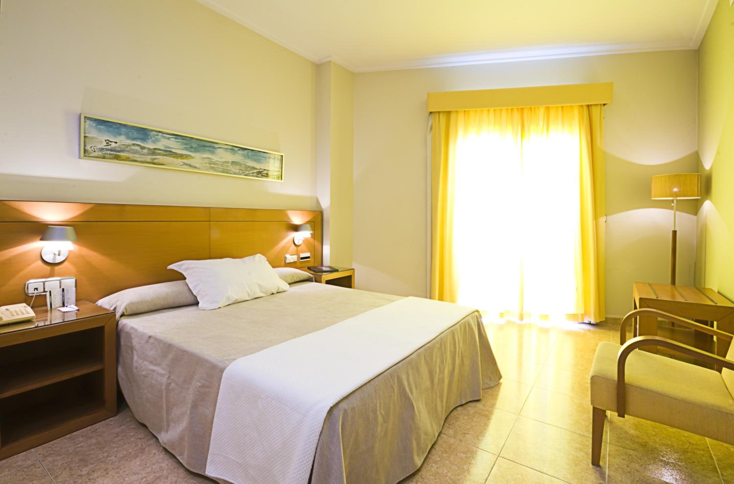 Double or Twin Room - Photo 1