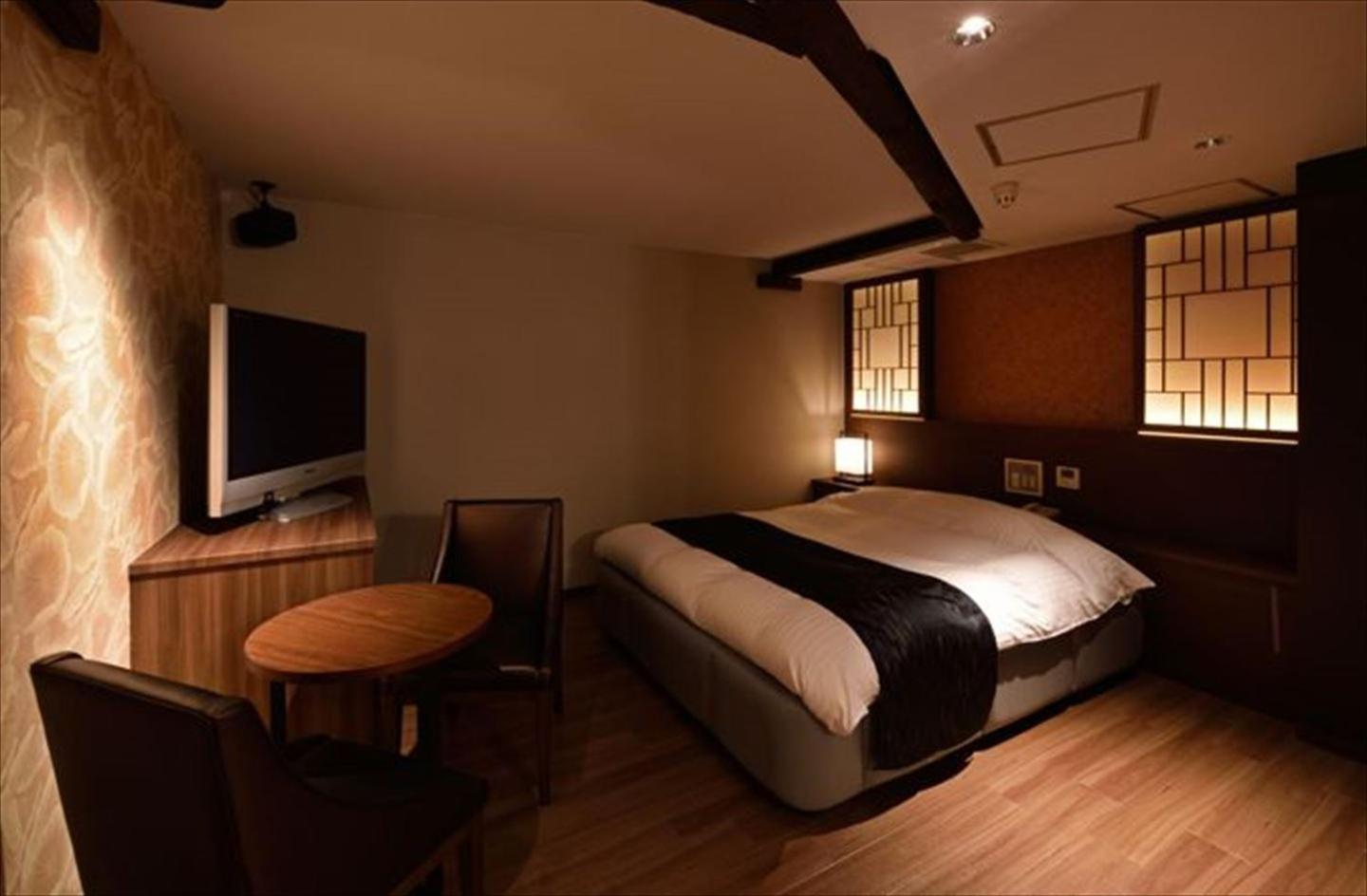 Double Room - Photo 6