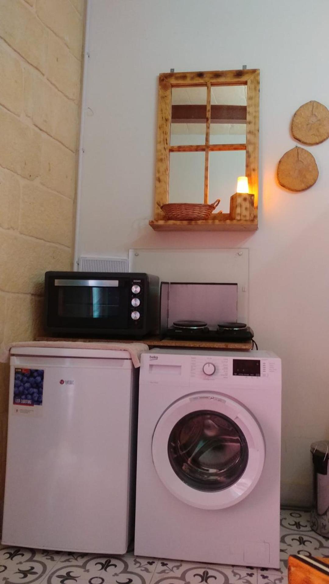 Deluxe Single Room with Balcony photo 3