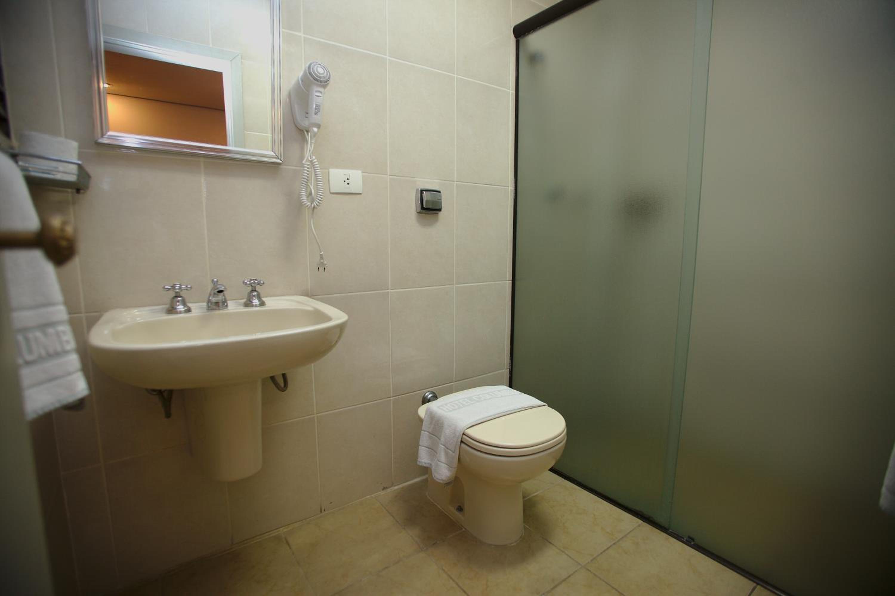 Standard Twin Room - Photo 2