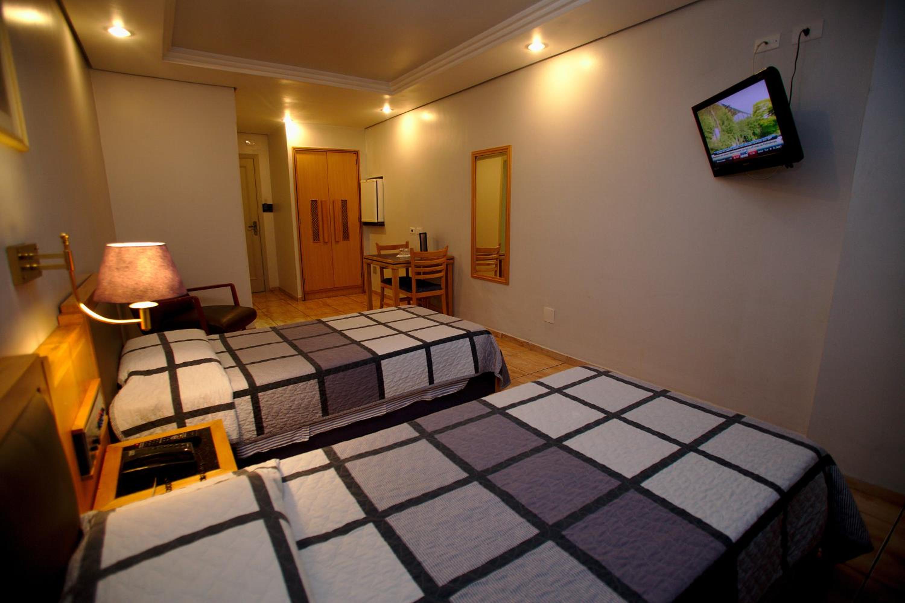 Standard Twin Room - Photo 5