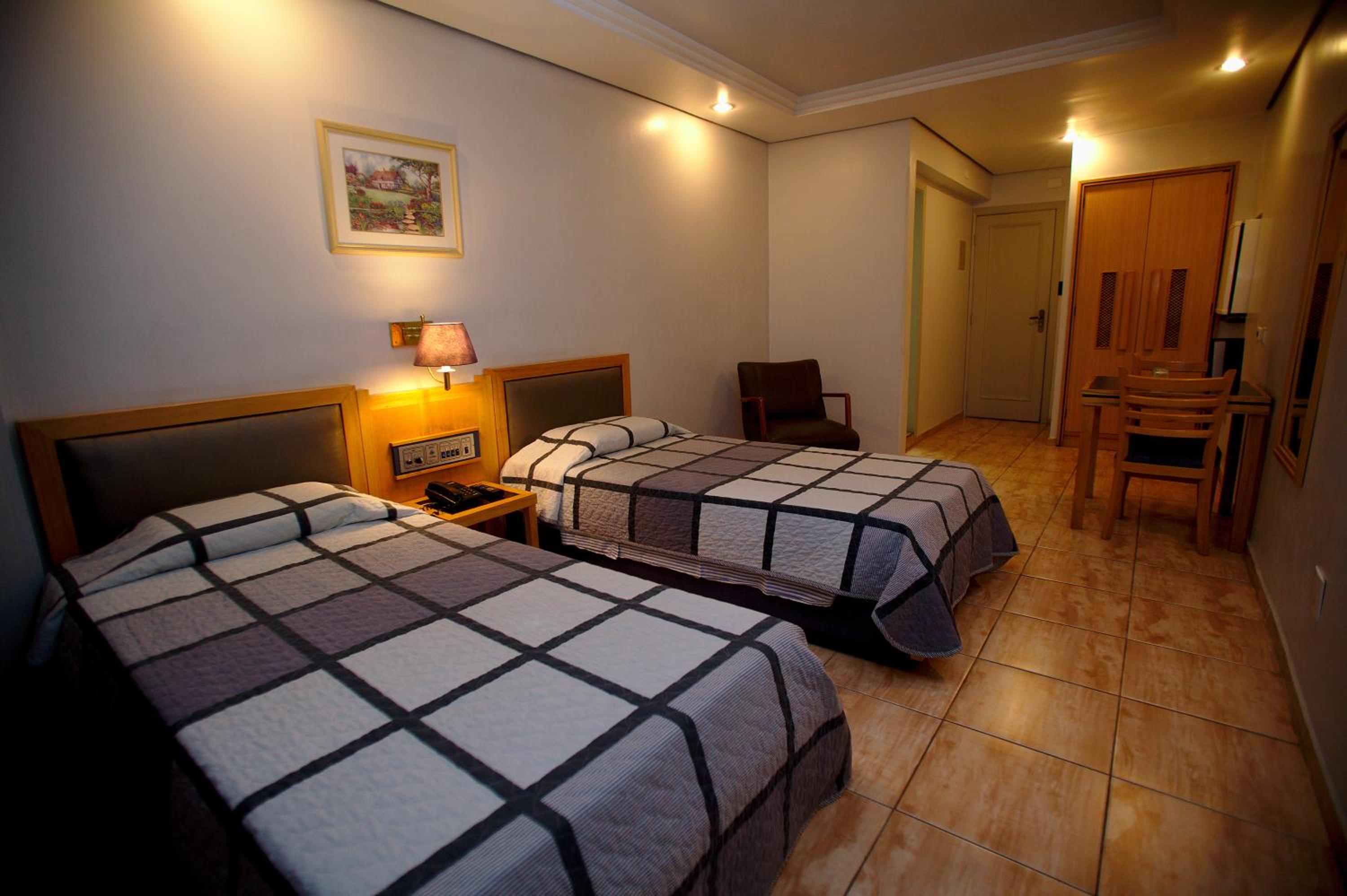 Standard Twin Room - Photo 1
