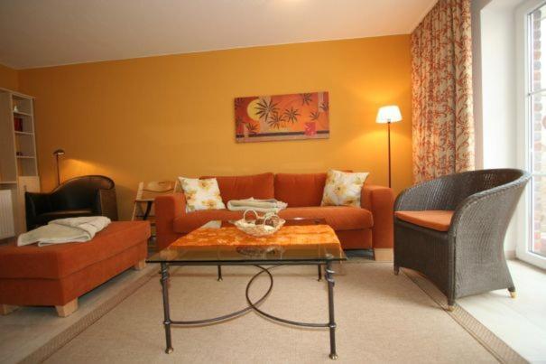 Three-Bedroom House photo 2