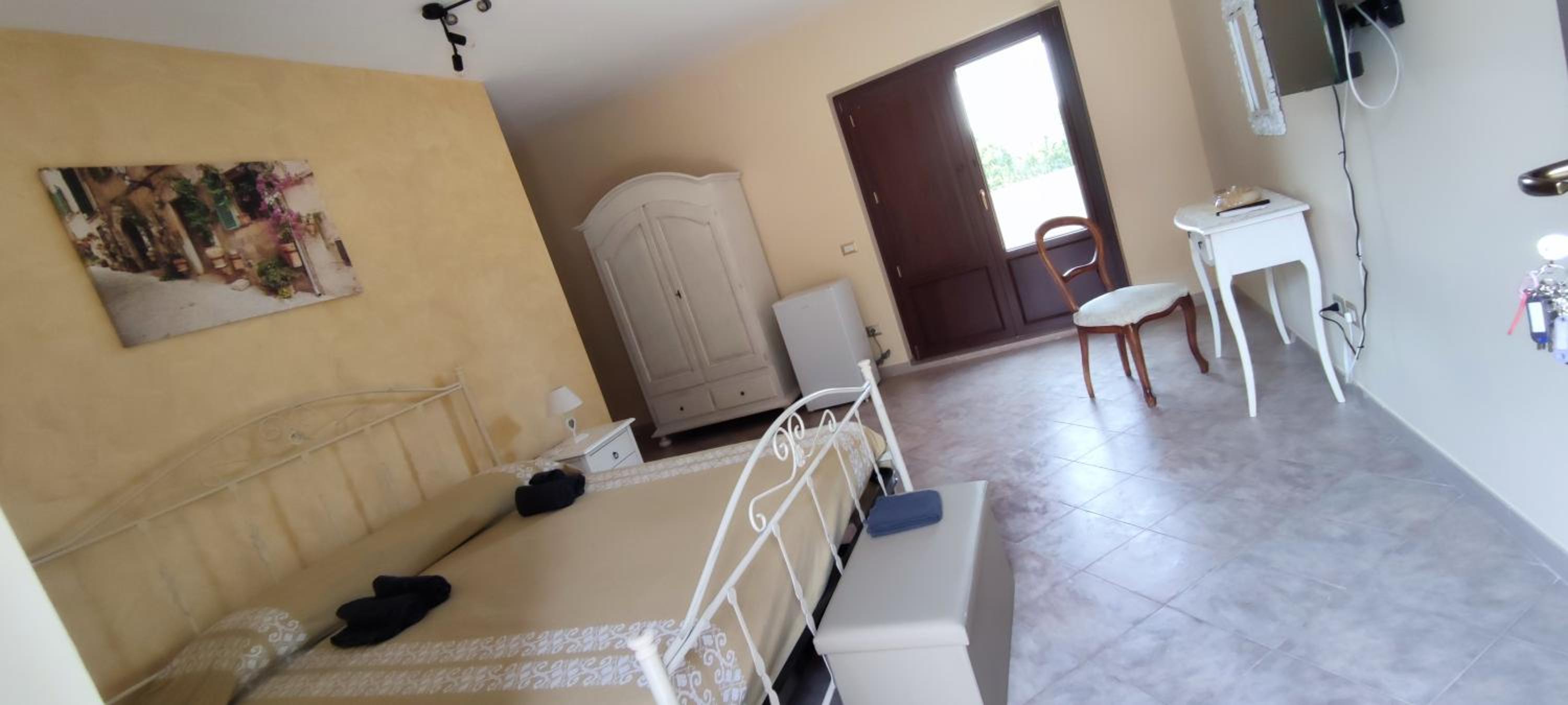 Large Double Room photo 1