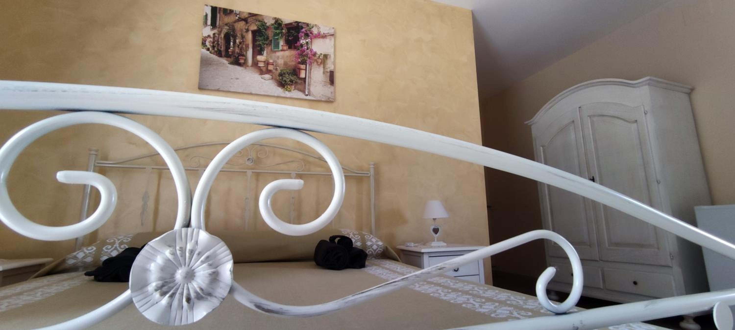 Large Double Room photo 3