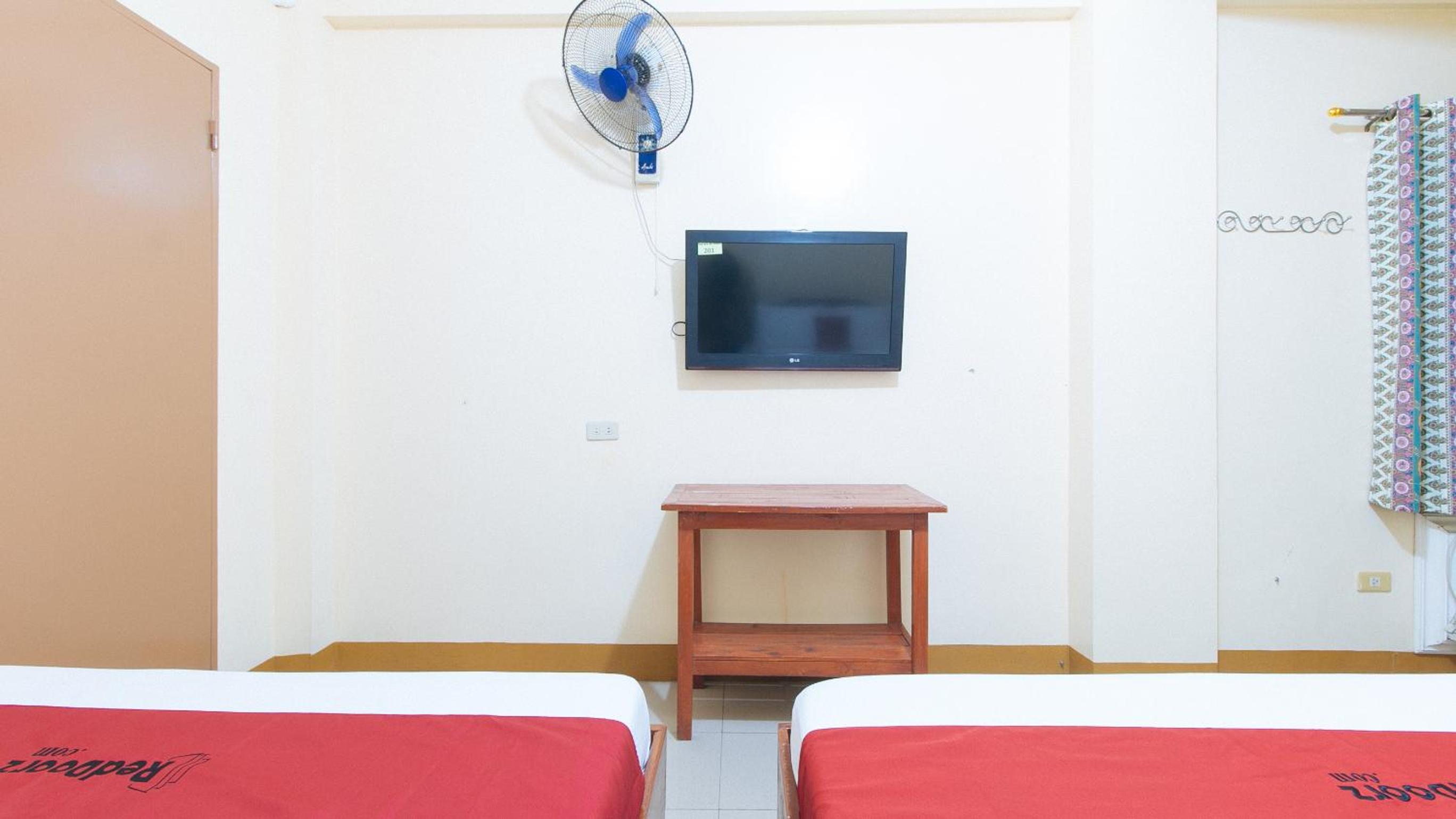Deluxe Room - Photo 4